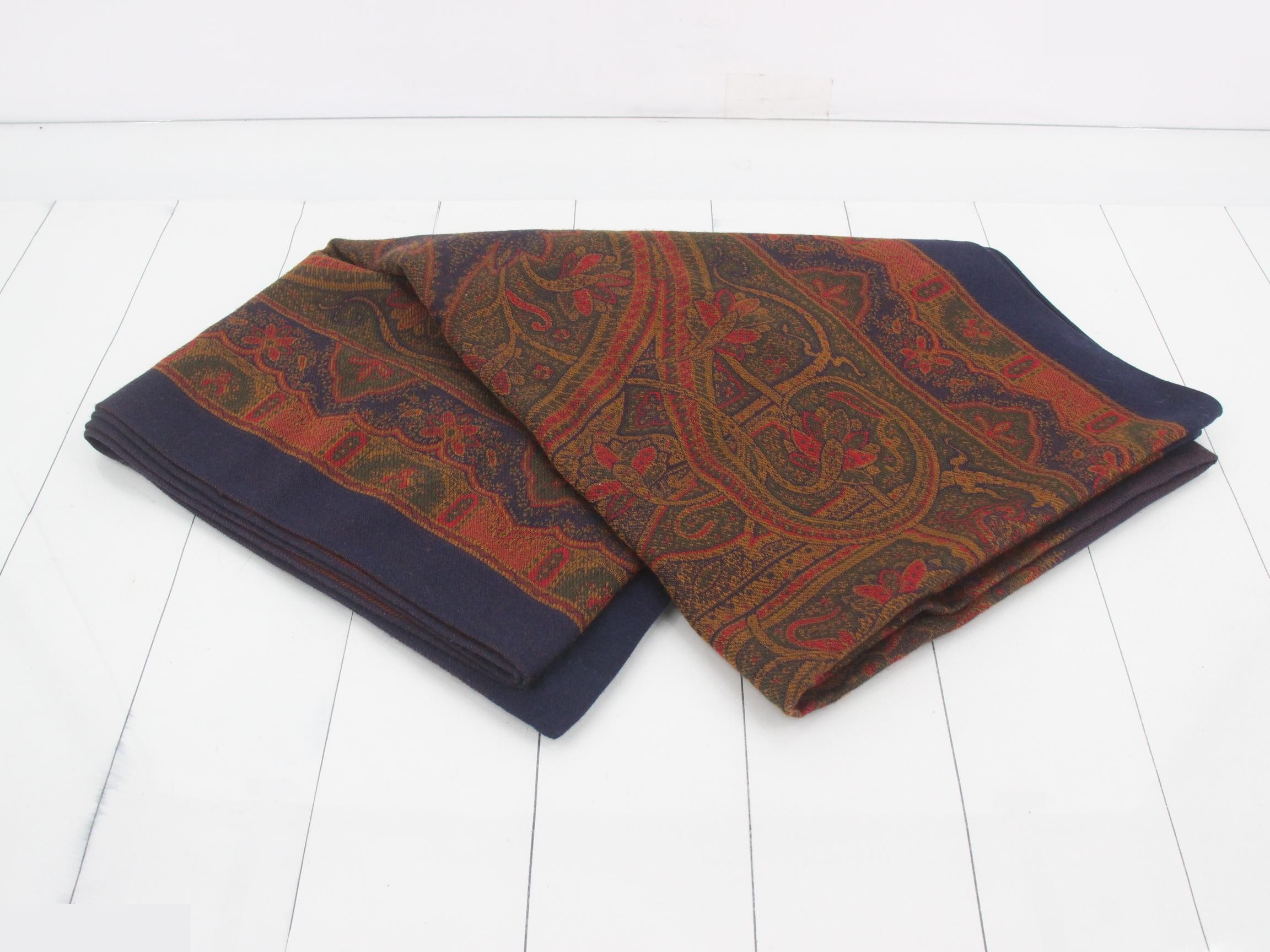 Large shawl, 87% lamb's wool, 13% cashmere, 31% silk. — view 3