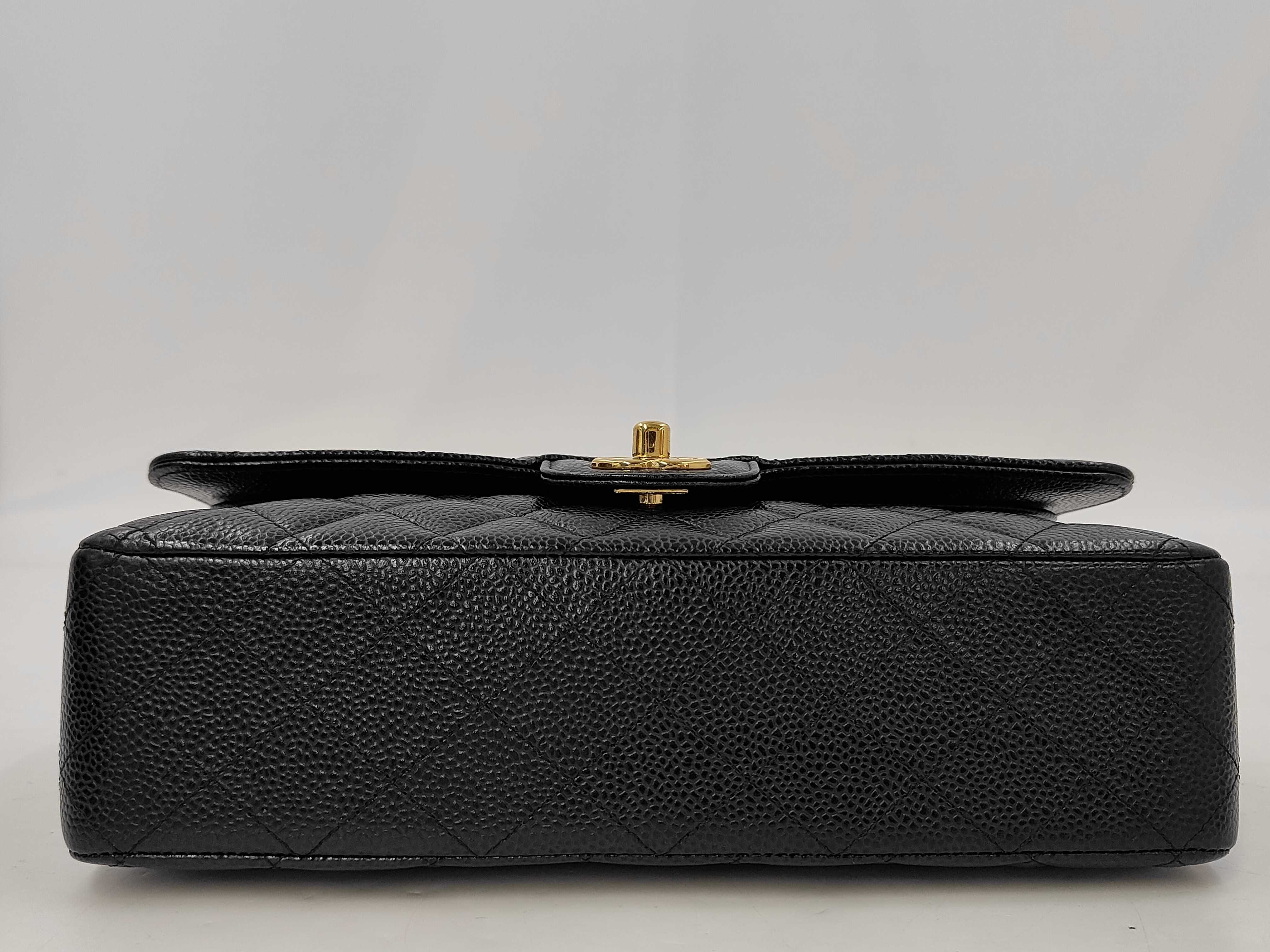 Matelassé 25 Double Flap Double Chain Caviar Shoulder Bag — view 4