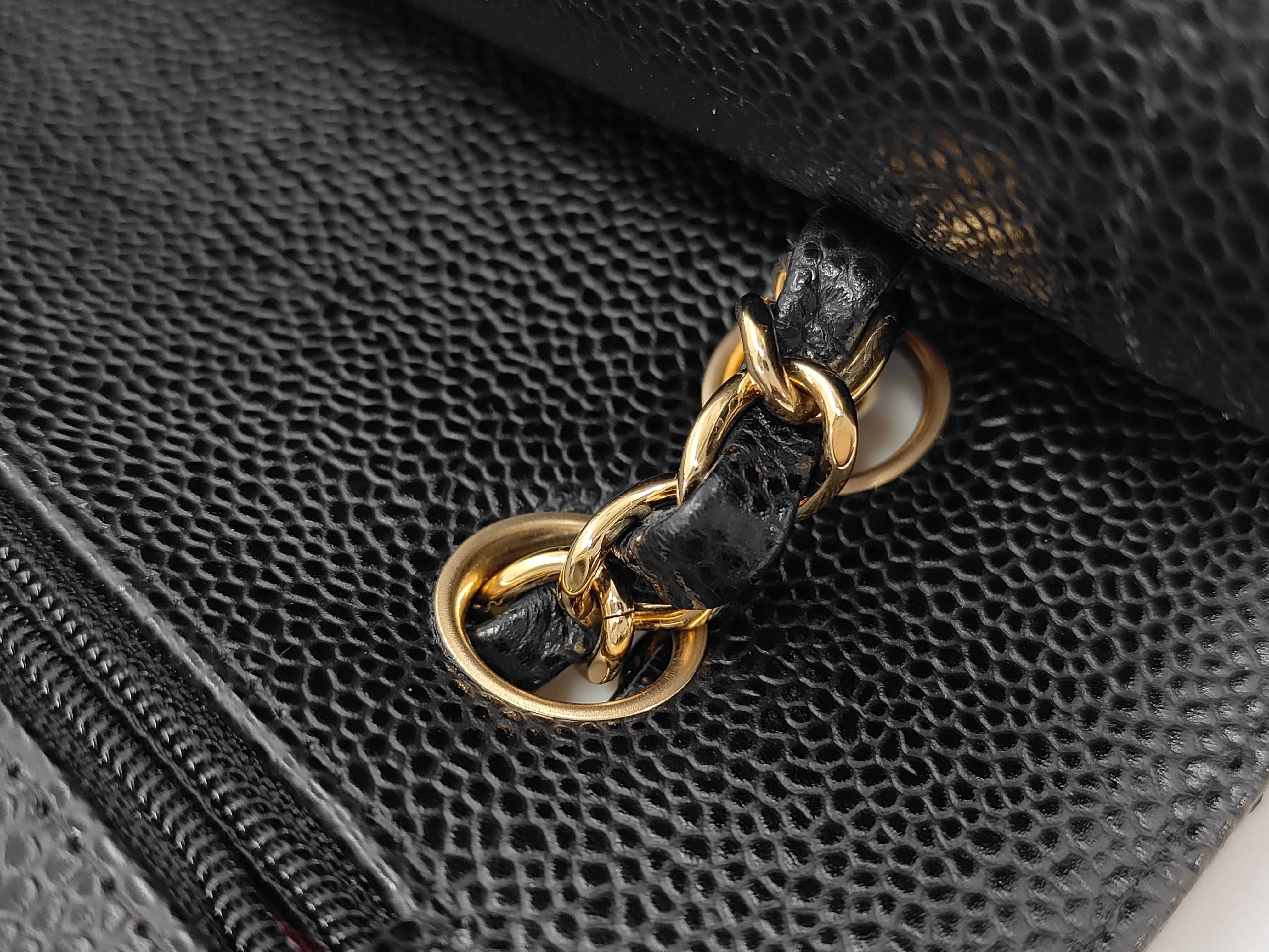 Matelassé 25 Double Flap Double Chain Caviar Shoulder Bag — view 7