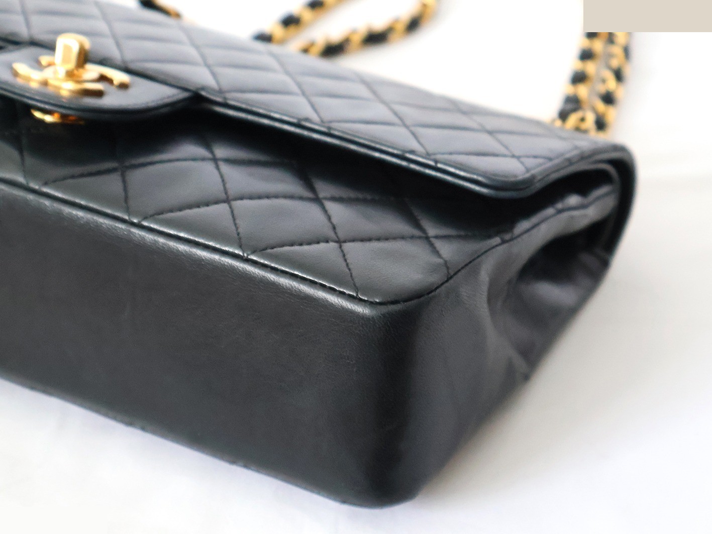 Matelassé 25 Lambskin Double Flap Double Chain Shoulder Bag, Black — view 4