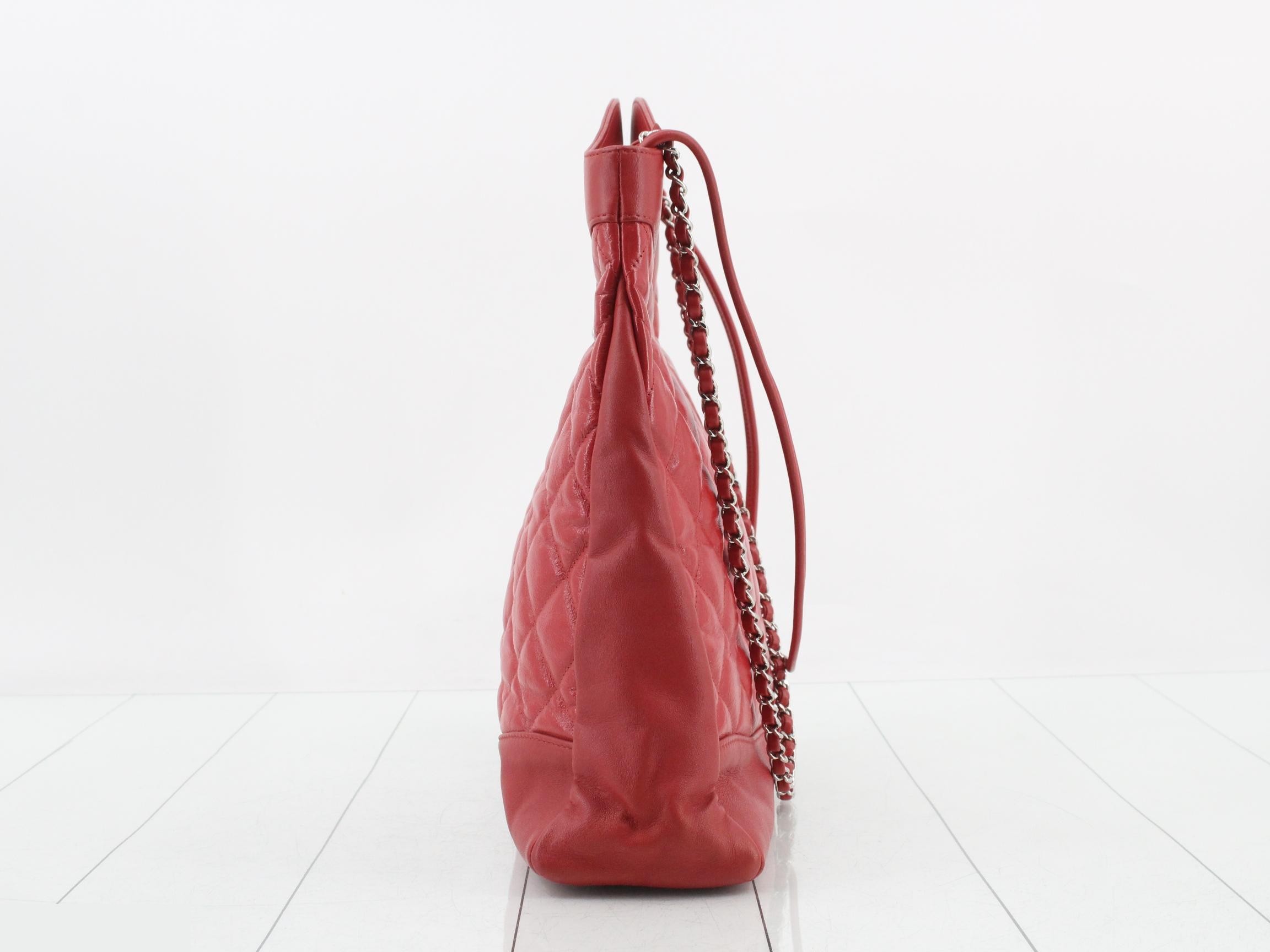 31 Matelassé 2-Way Handbag — view 3