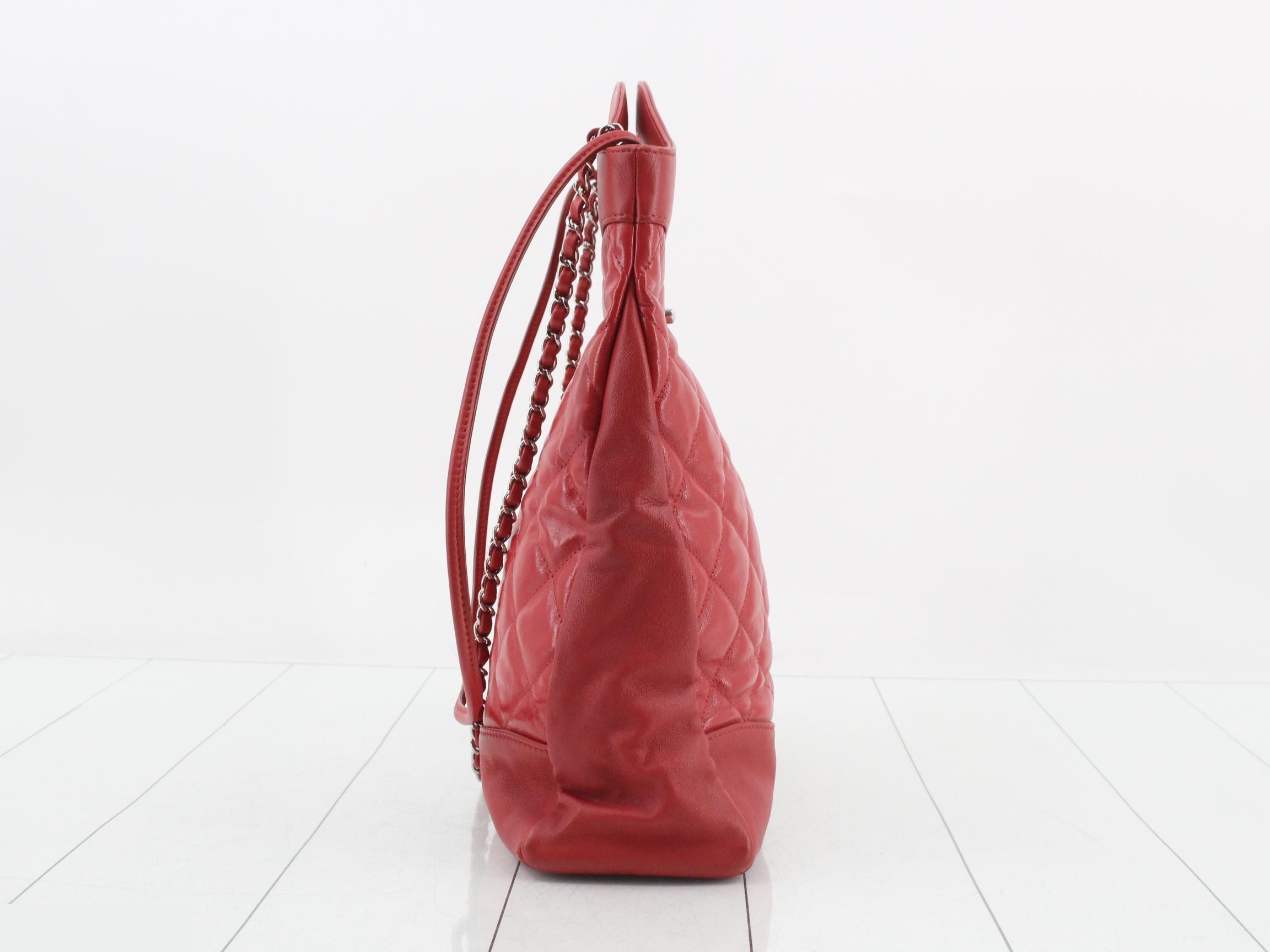 31 Matelassé 2-Way Handbag — view 4