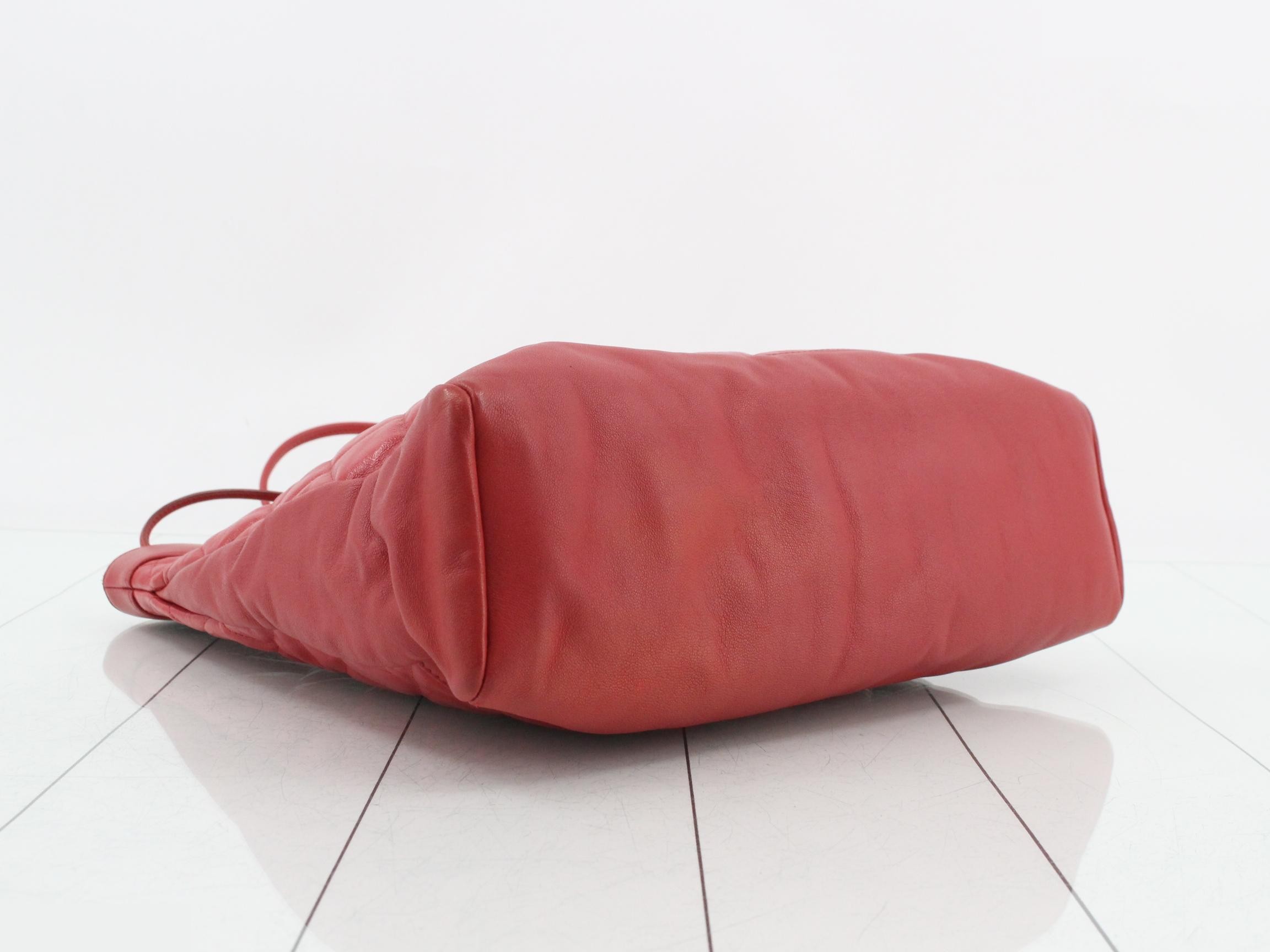 31 Matelassé 2-Way Handbag — view 5