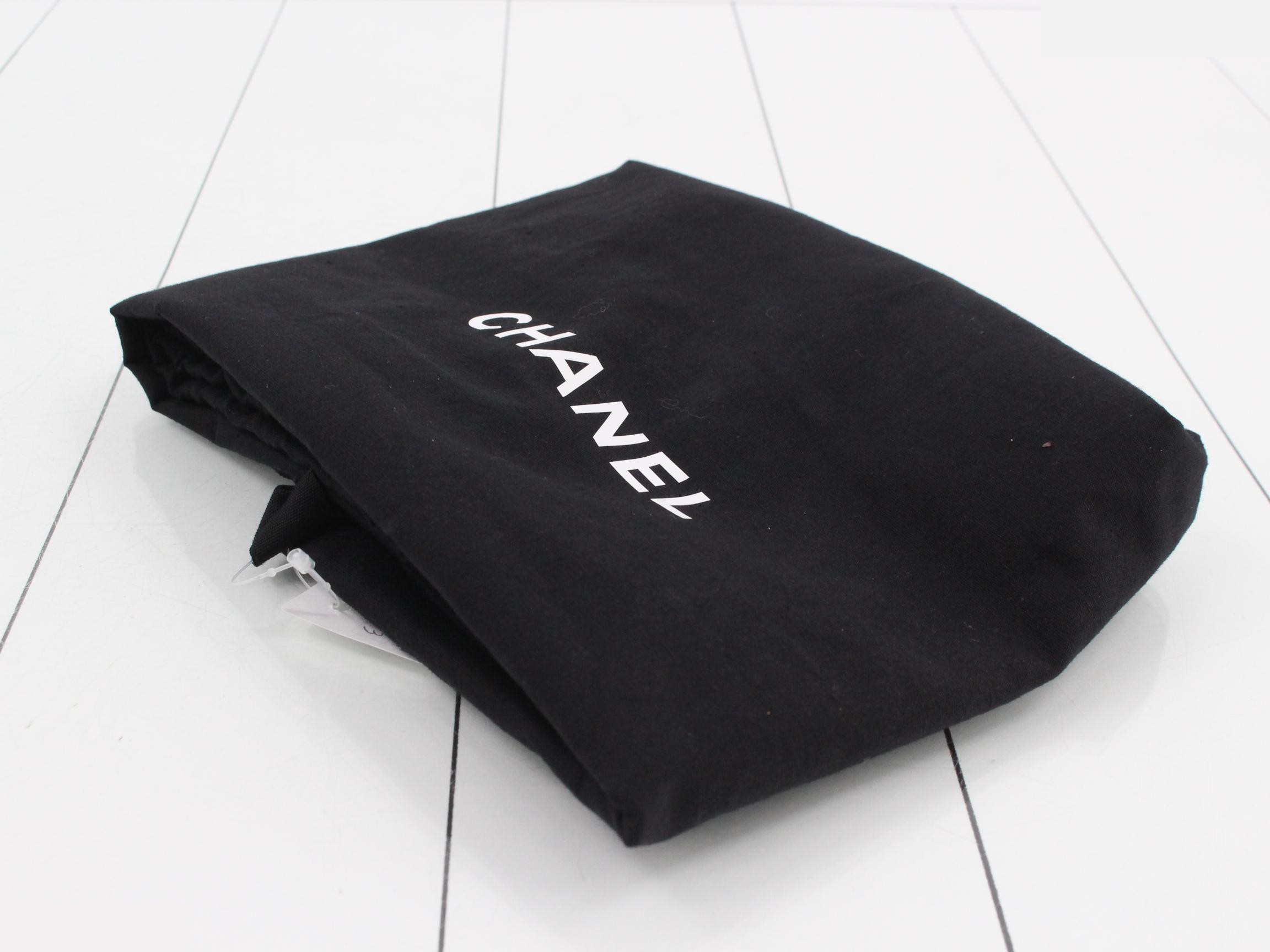 31 Matelassé 2-Way Handbag — view 7