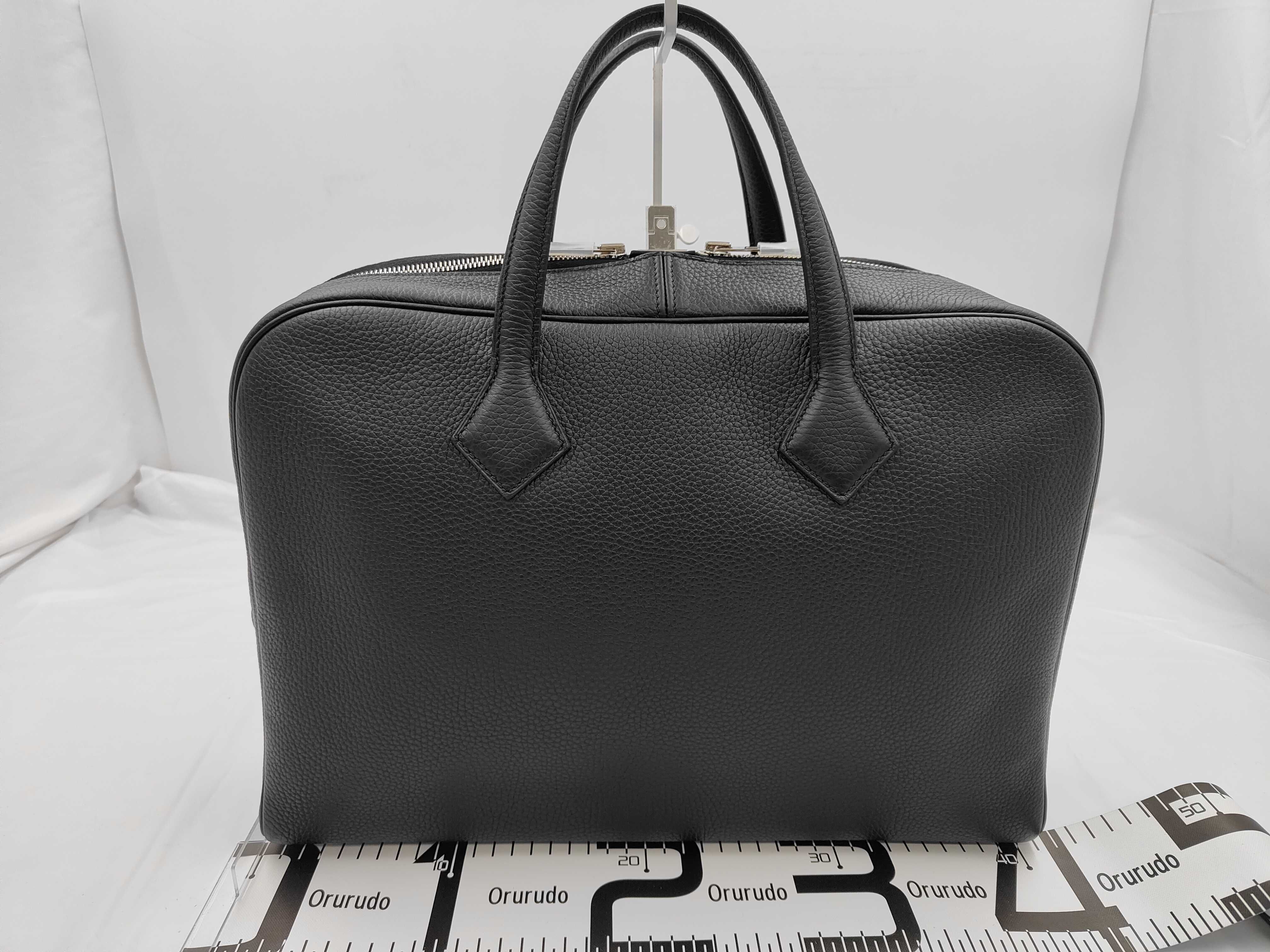 Victoria 41 Taurillon Clemence Black SS B Stamp Handbag — view 2