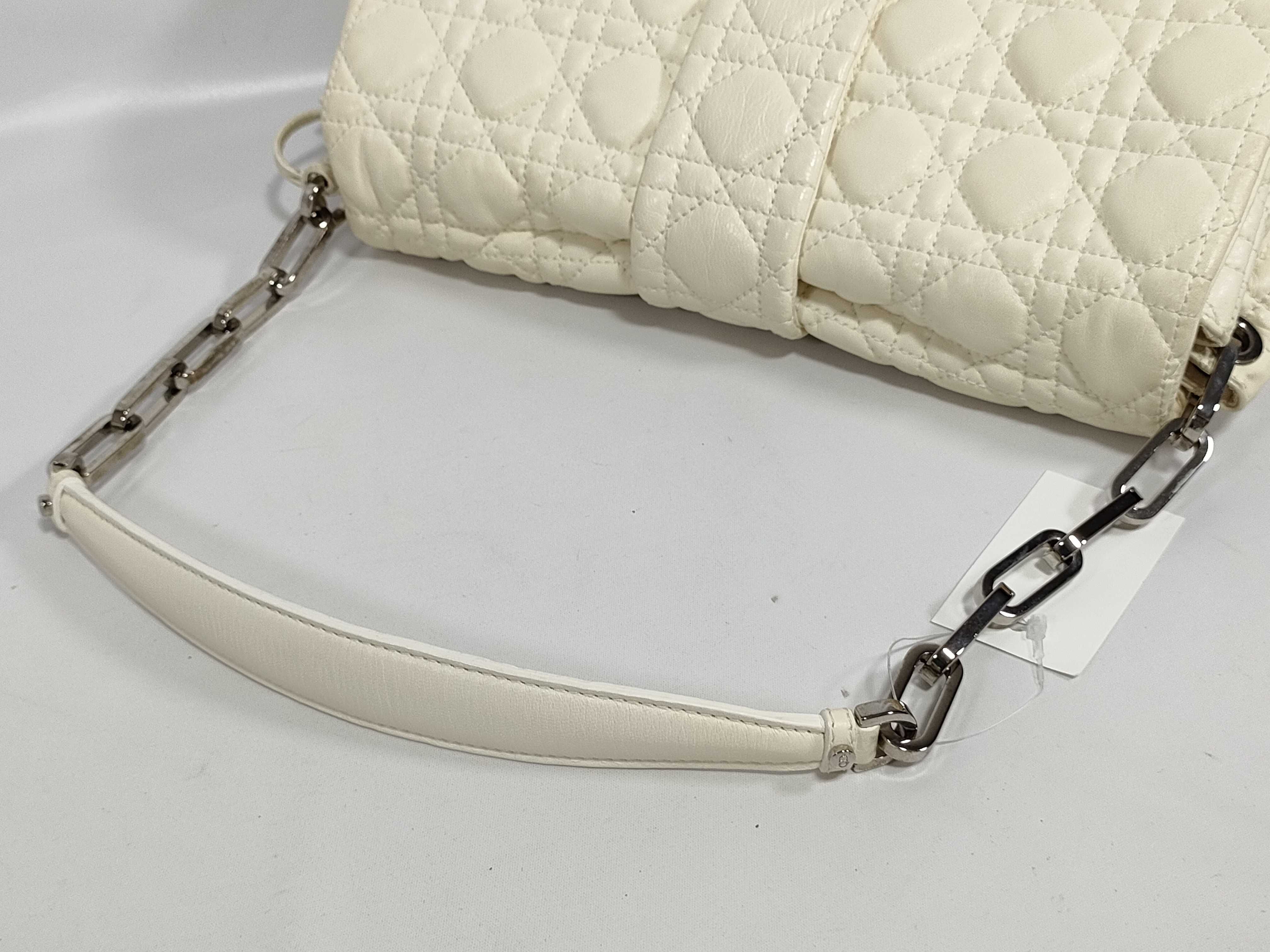 One-Shoulder Bag, White Shoulder Bag — view 3