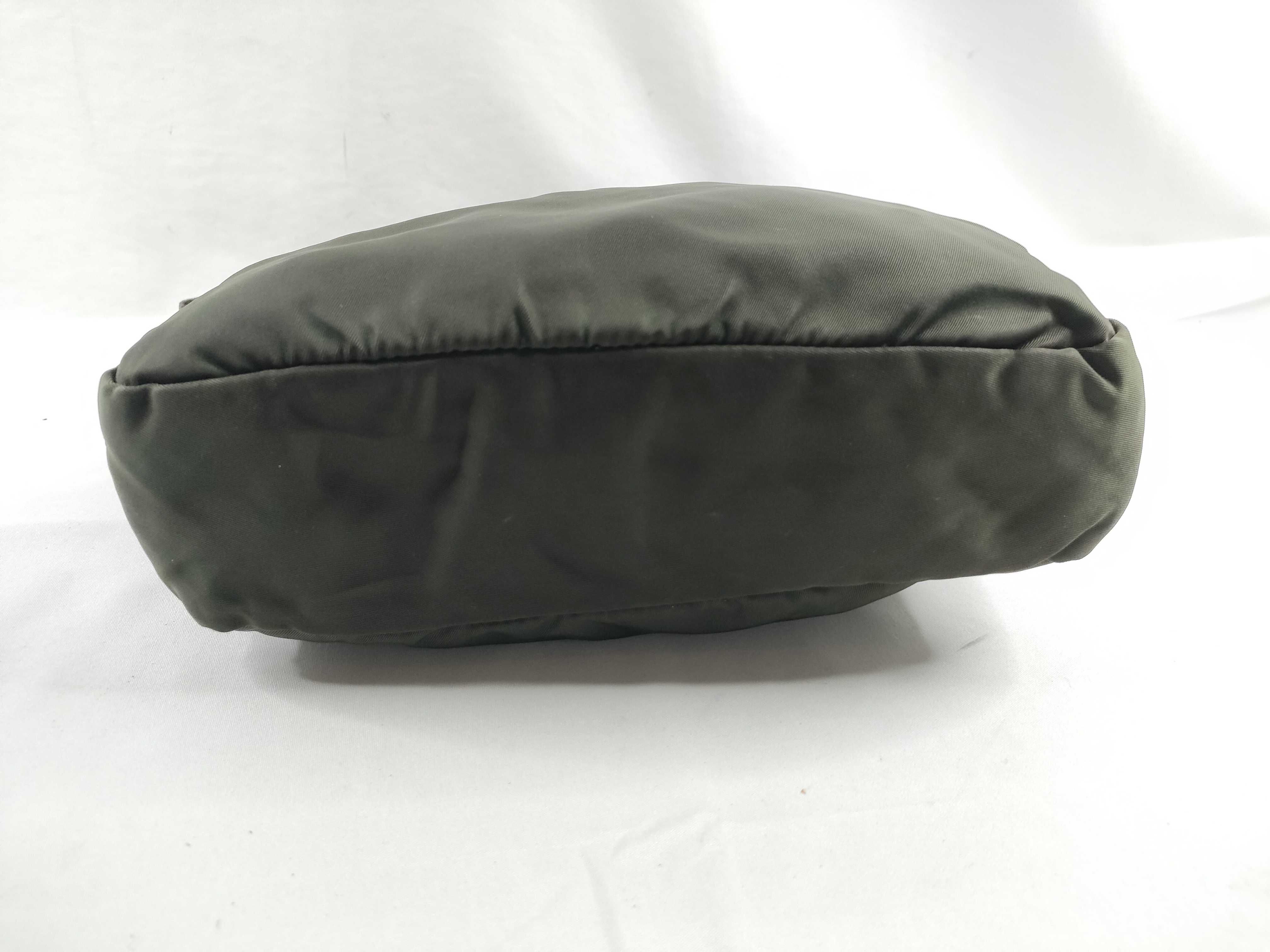 Nylon Triangle Plate Nylon Shoulder Bag Green Shoulder Bag — view 4