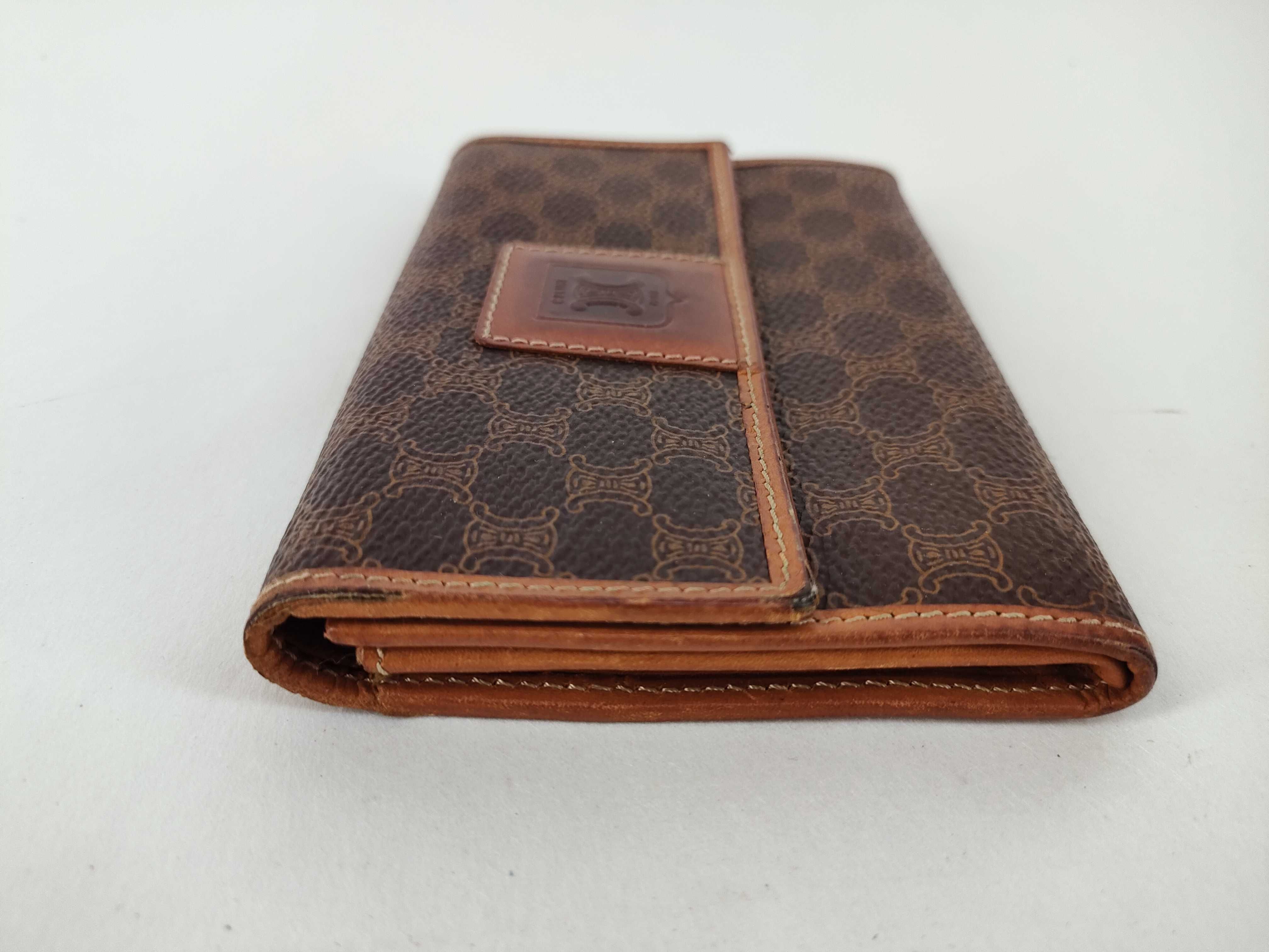 wallet — view 4