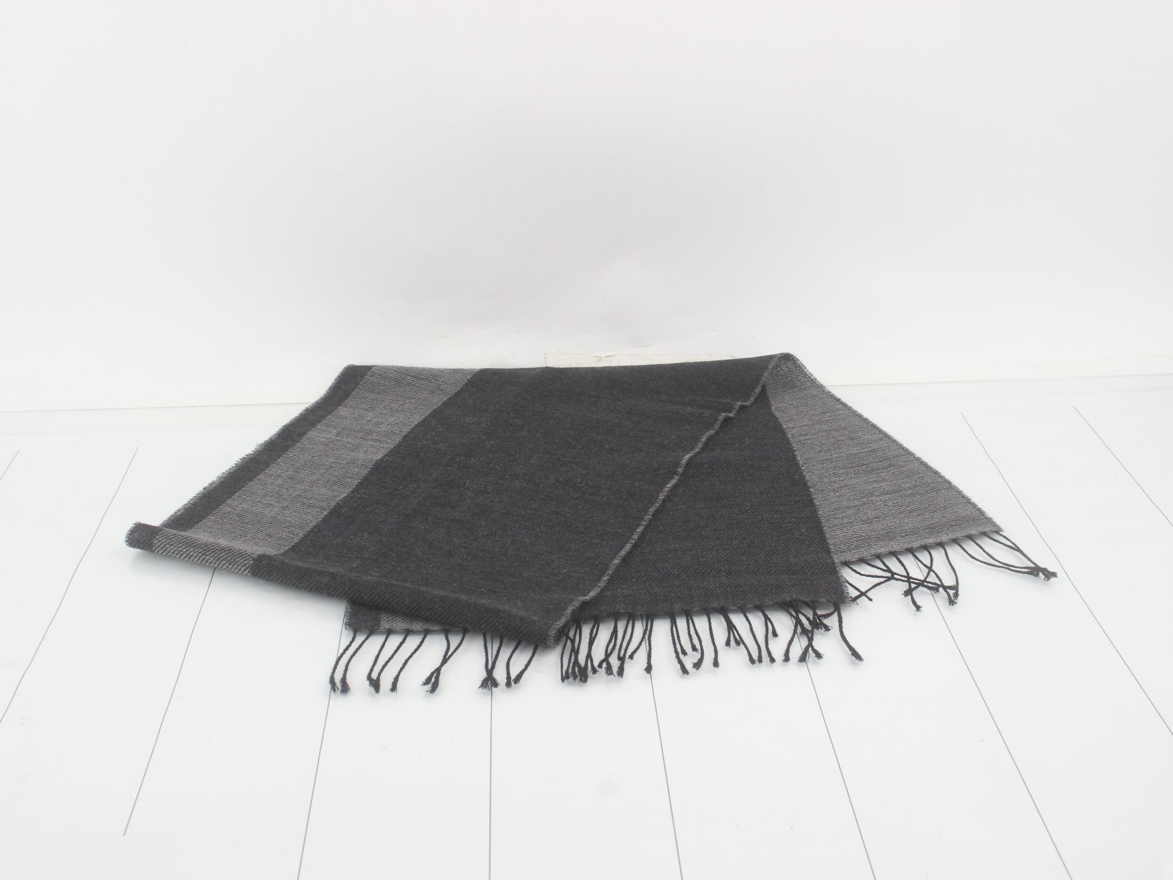 logo scarf — view 3