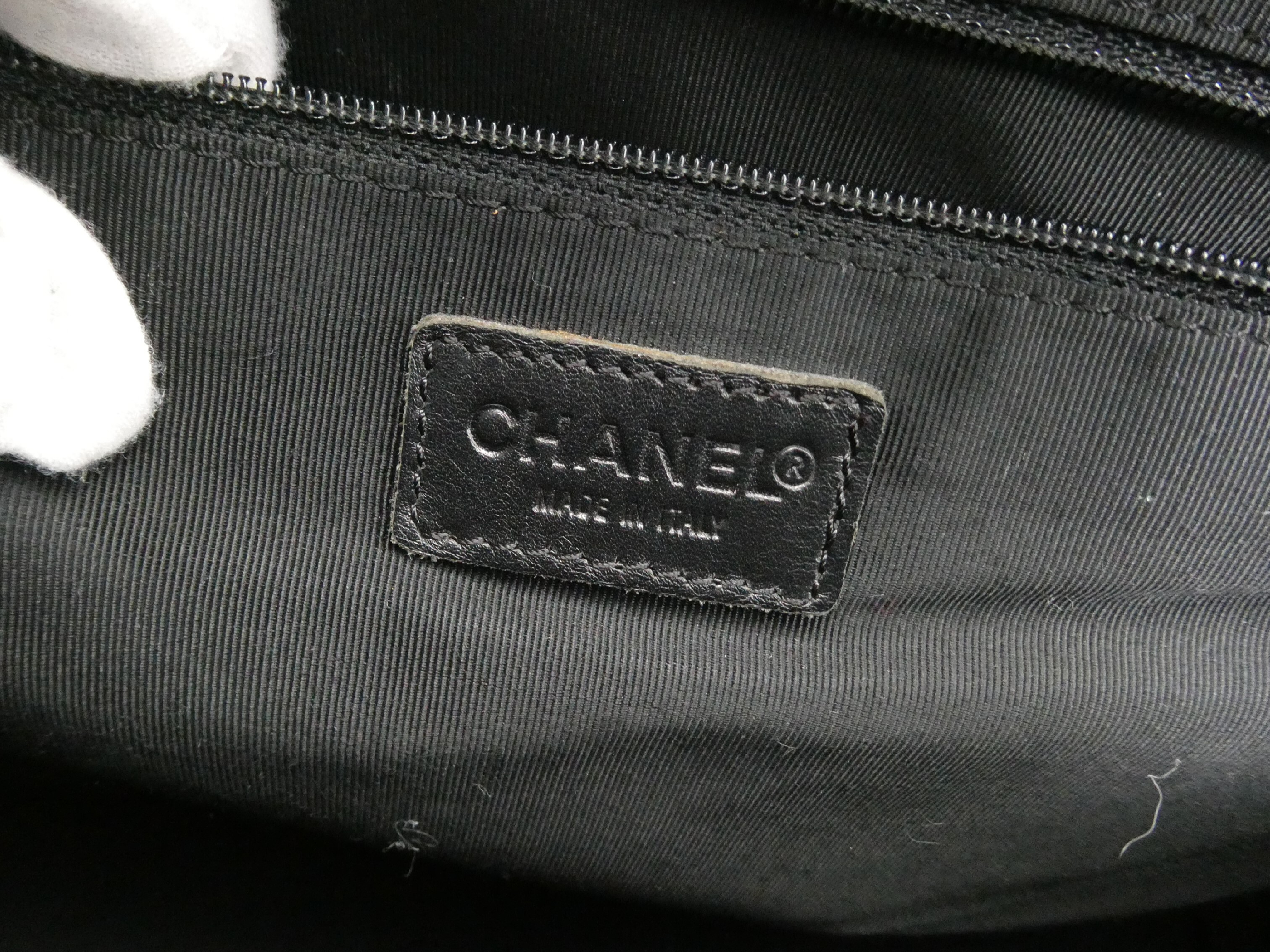Wild Stitch Matelassé Coco Mark Shoulder Bag — view 8