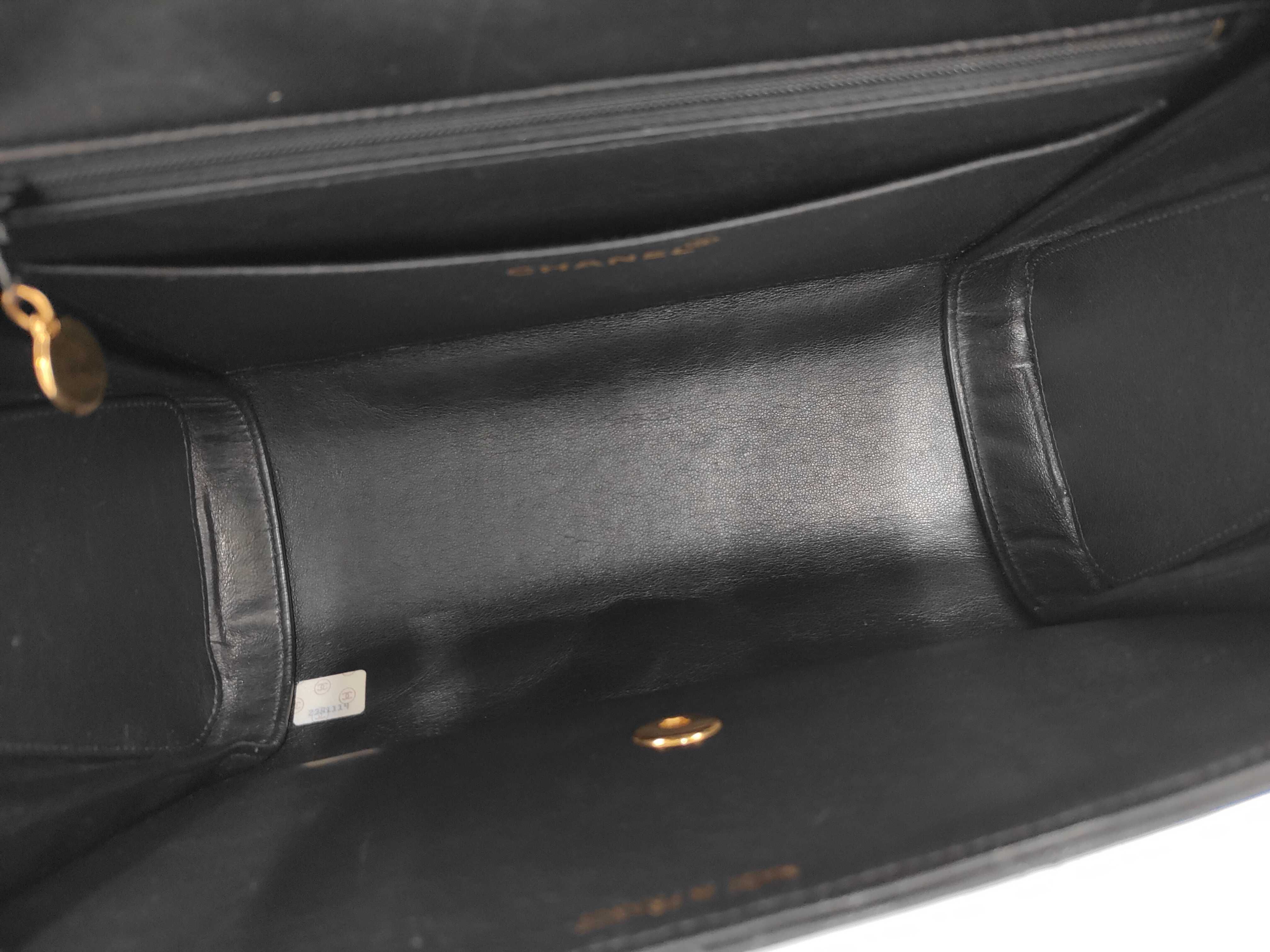 Matelassé Turnlock Black Shoulder Bag — view 8