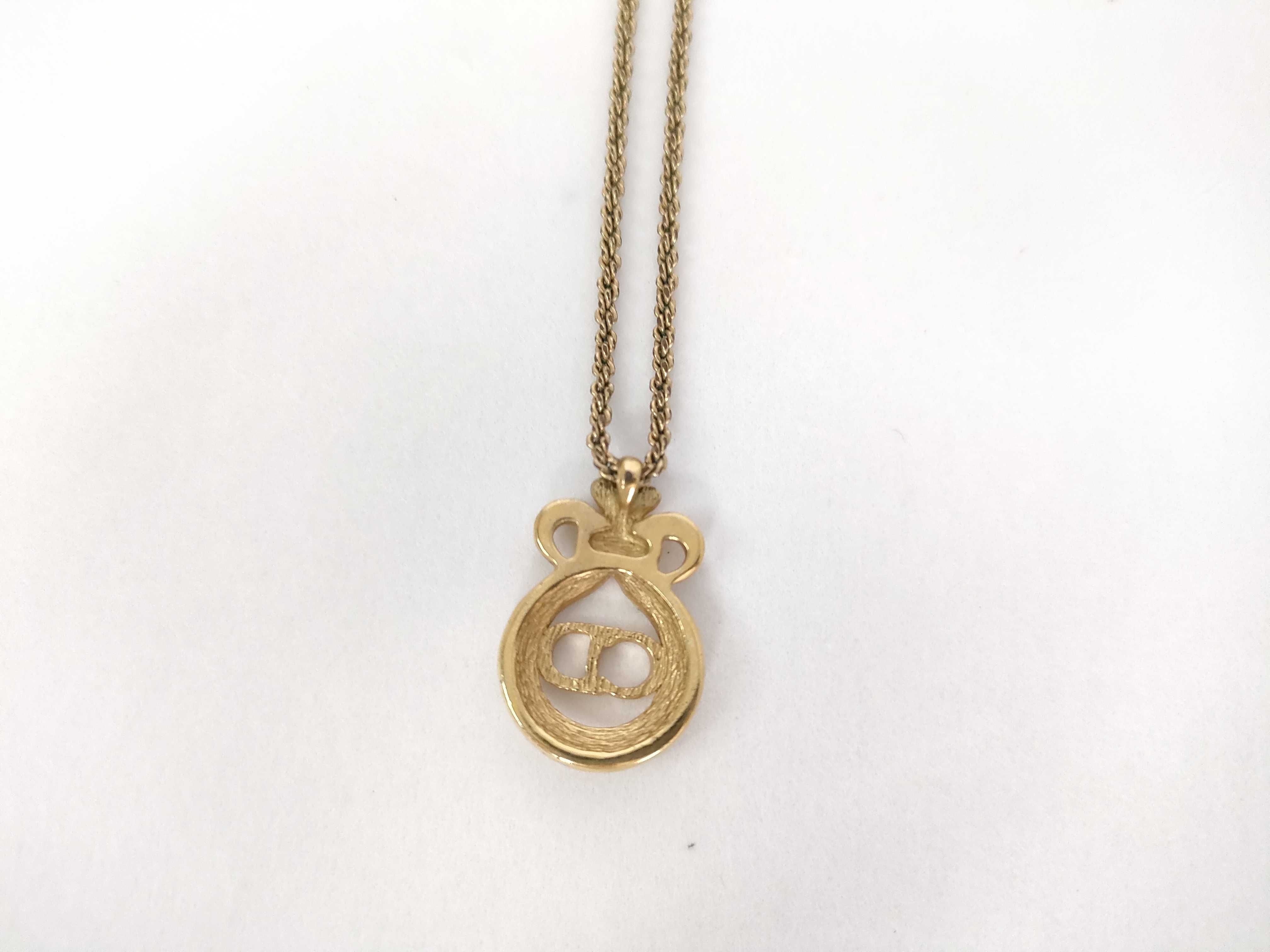 necklace — view 2