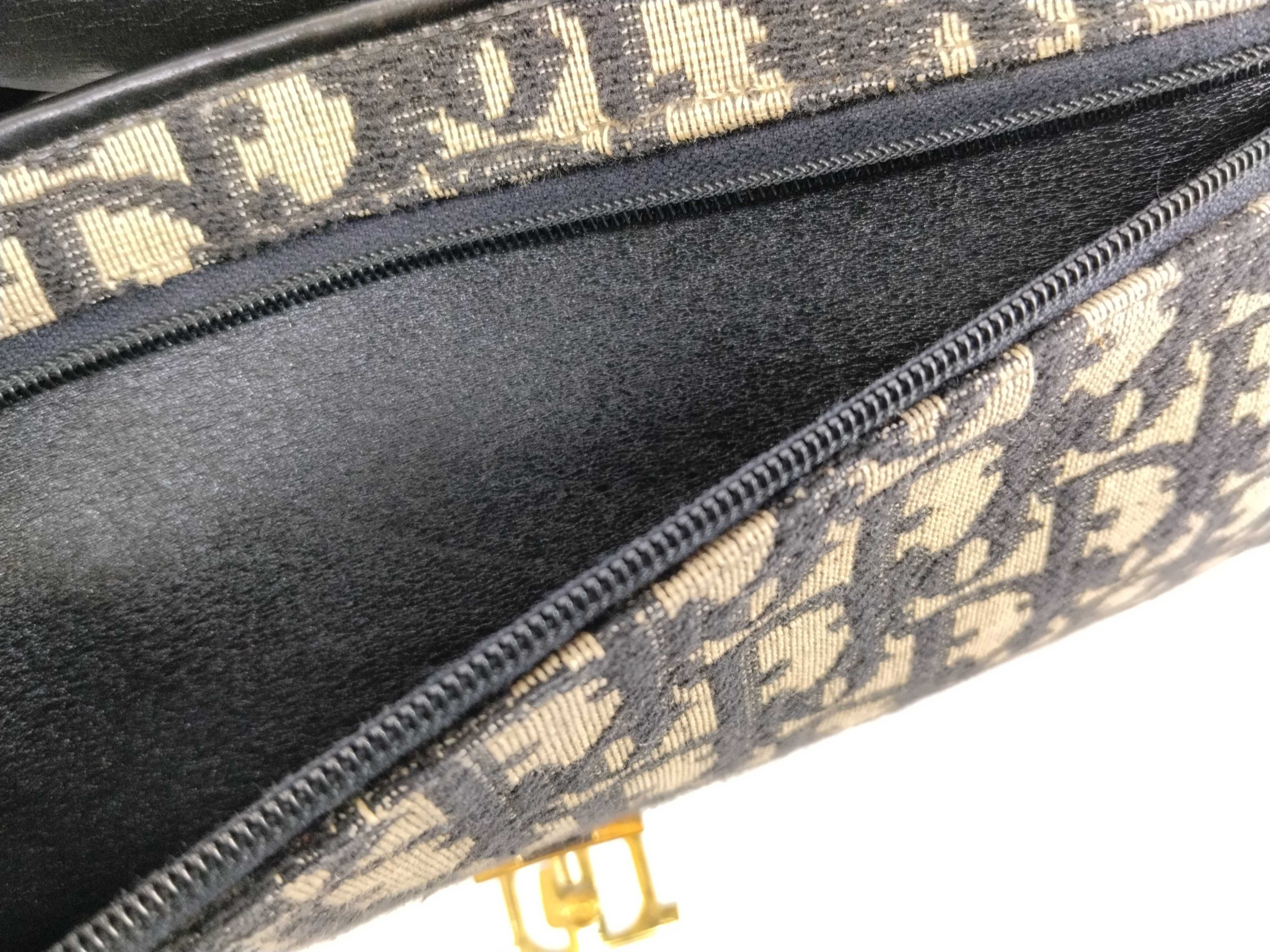 Trotter Christian / Trotter / Handbag / Canvas Handbag — view 12