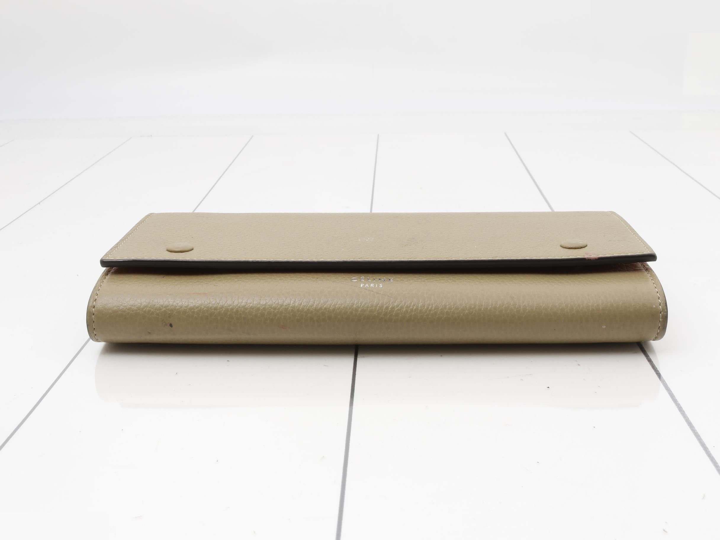 wallet — view 3