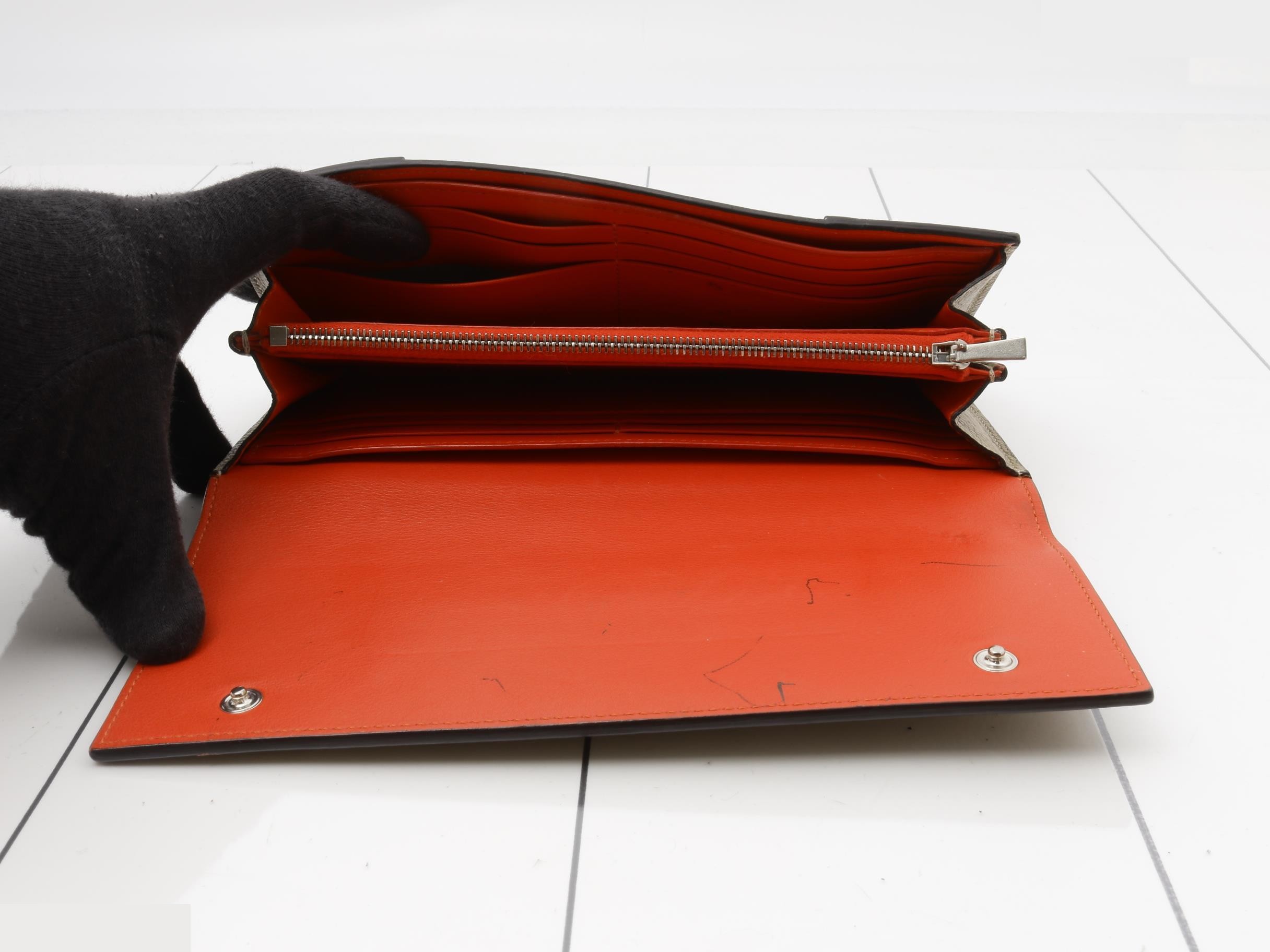 wallet — view 4