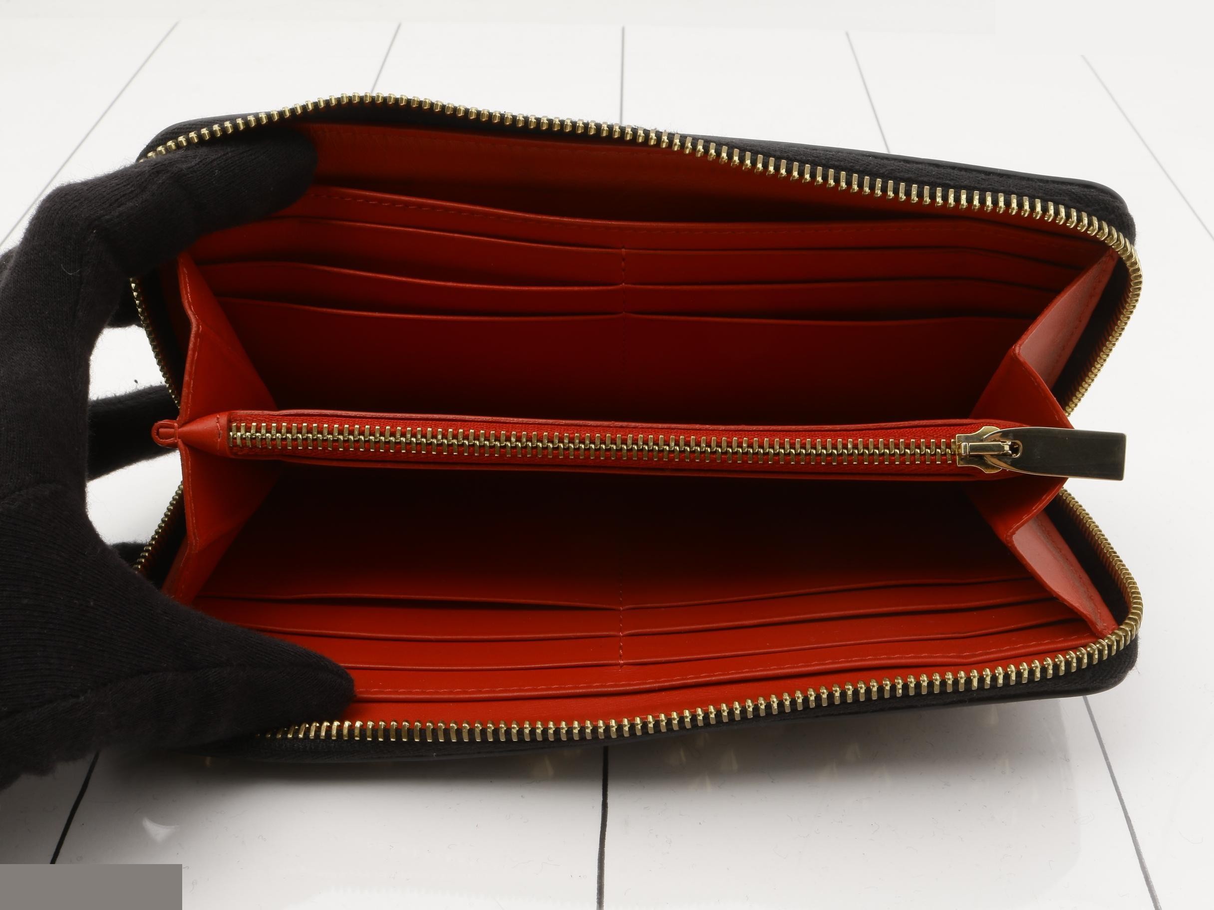 Other lines: Bags and Wallets — view 4