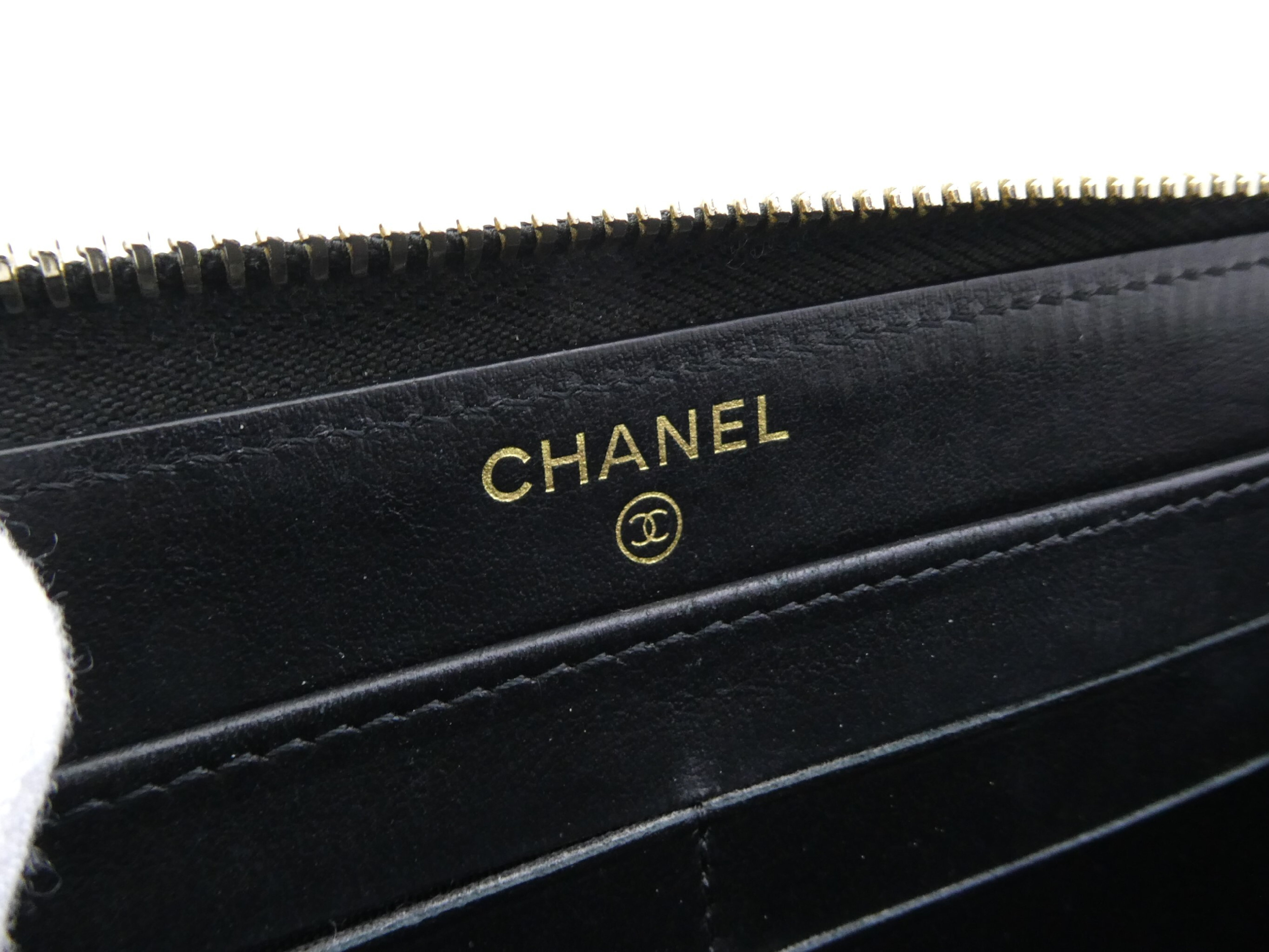 CC Filigree Matelassé Caviar Skin Wallet — view 9