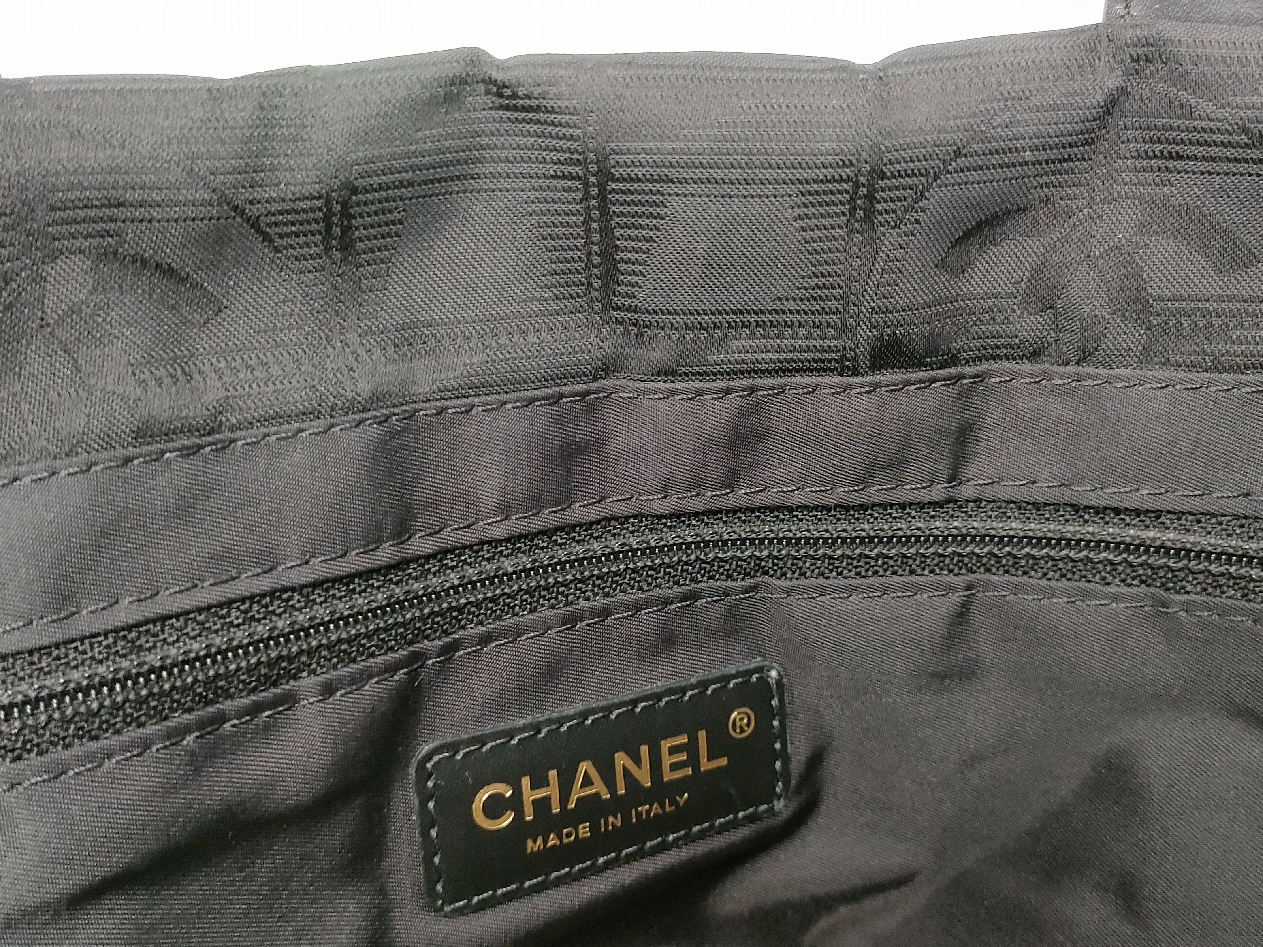 New Travel Line MM Gold Hardware Tote Bag (Serial Number 9 series, no "G") — view 12