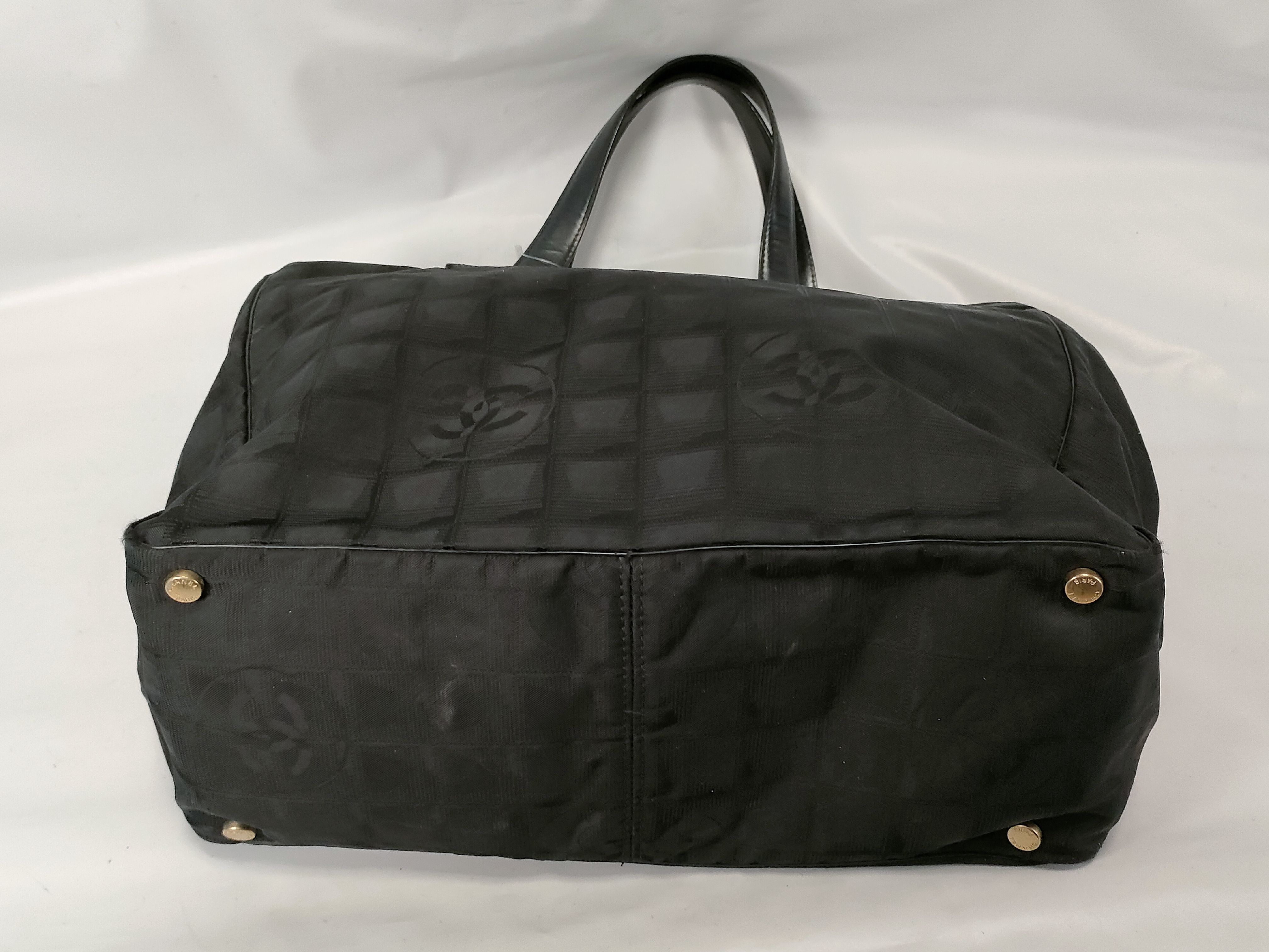 New Travel Line MM Gold Hardware Tote Bag (Serial Number 9 series, no "G") — view 7