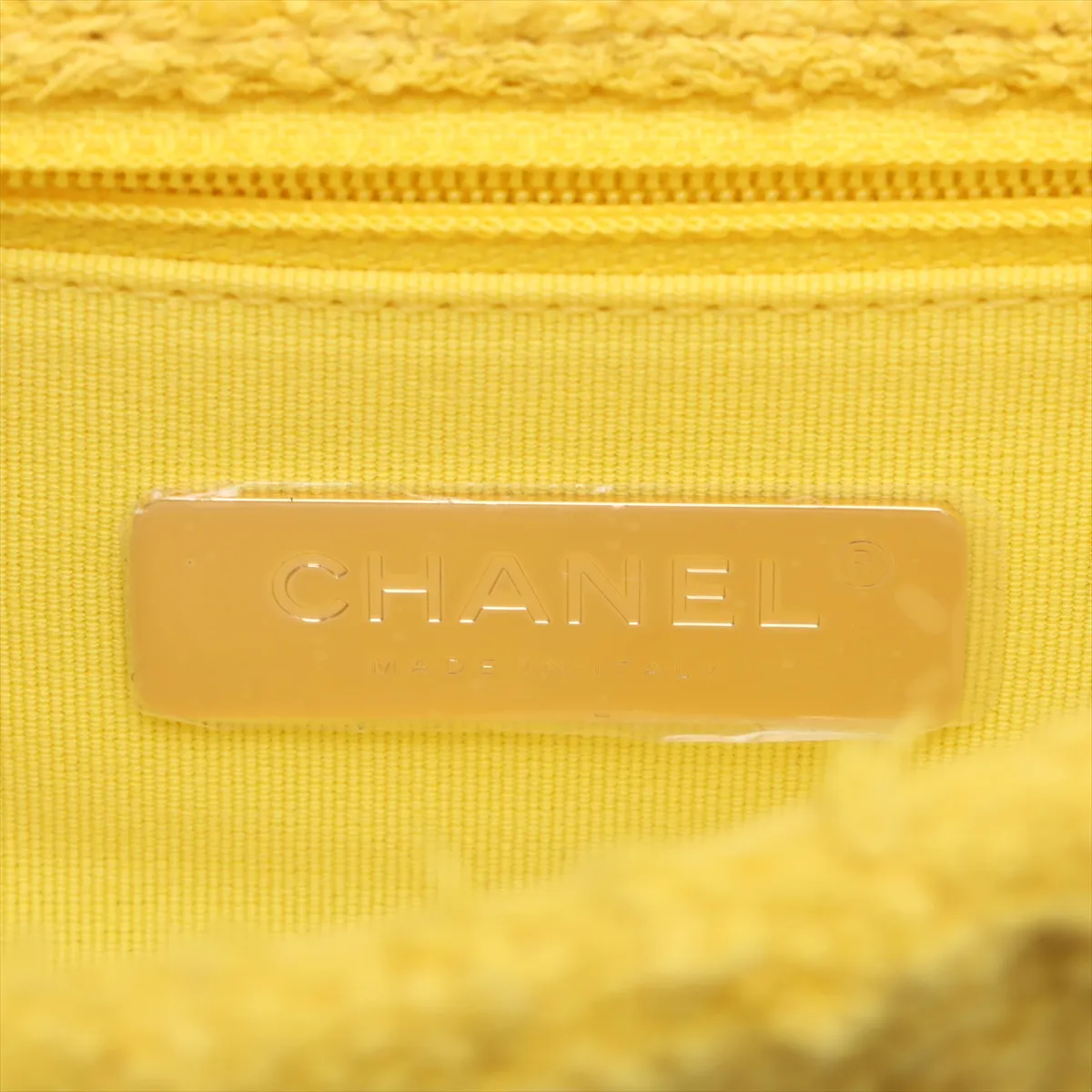 19 Tweed Chain Shoulder Bag Yellow Gold x Silver Hardware H77GP047 Random Plate AS1160 — view 11