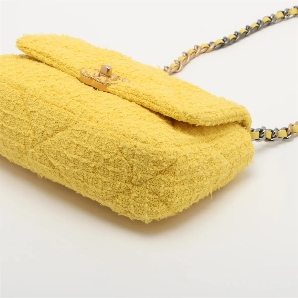 19 Tweed Chain Shoulder Bag Yellow Gold x Silver Hardware H77GP047 Random Plate AS1160 — view 3