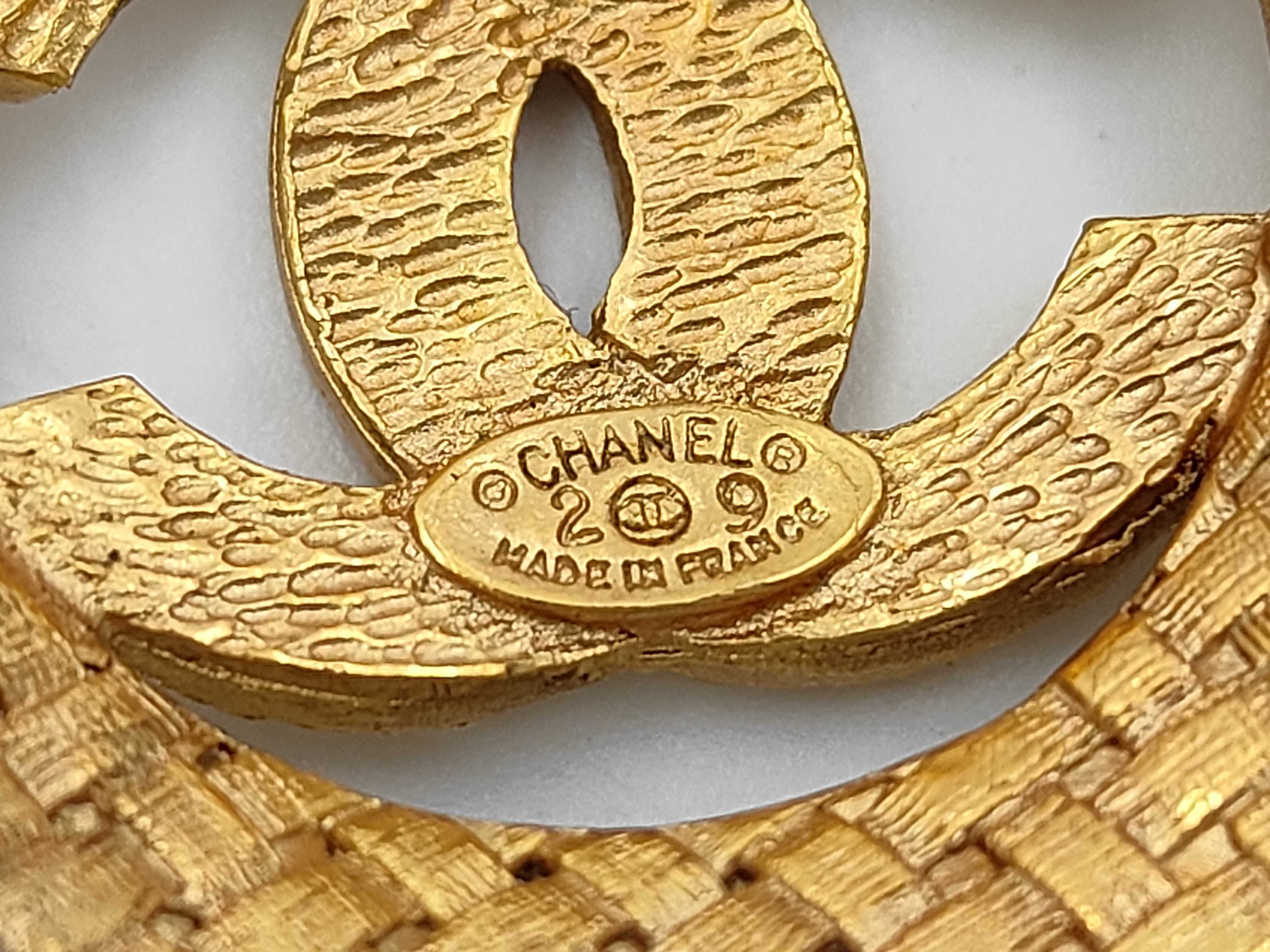 1267 2 9 GP Brooch — view 5