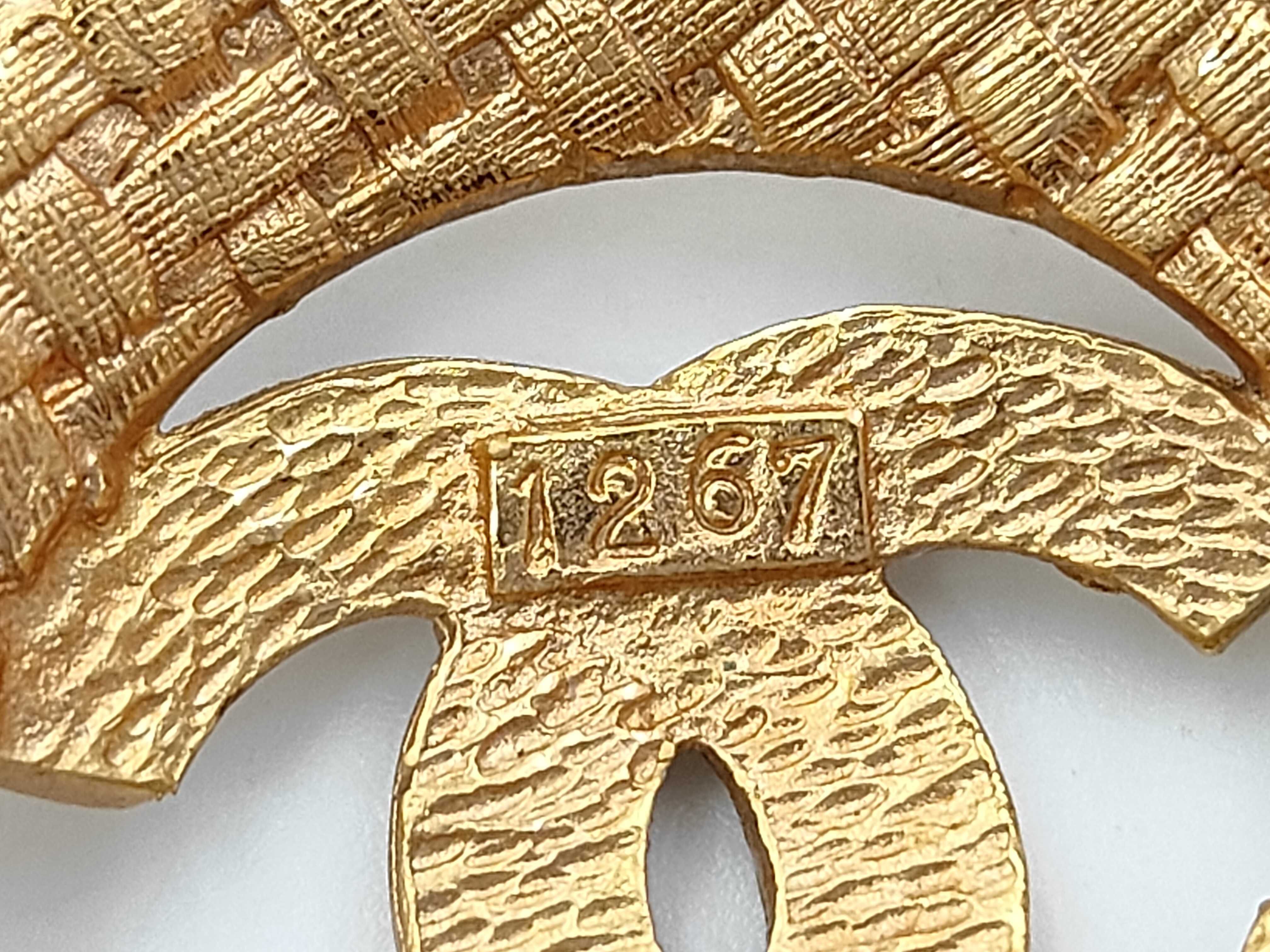 1267 2 9 GP Brooch — view 6