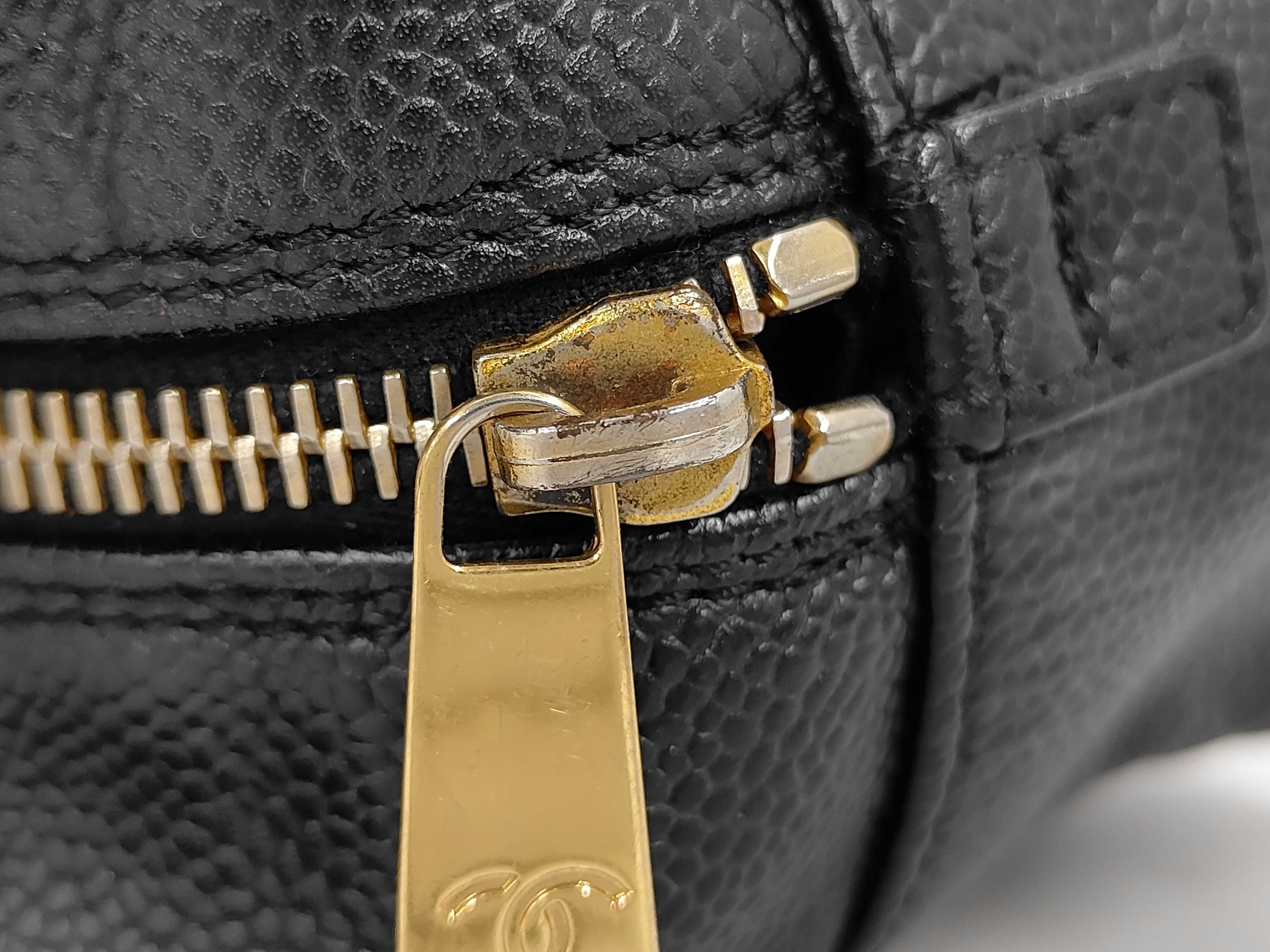 Matelassé Caviar Skin Chain Shoulder Bag (with original seal) 1912658 — view 8