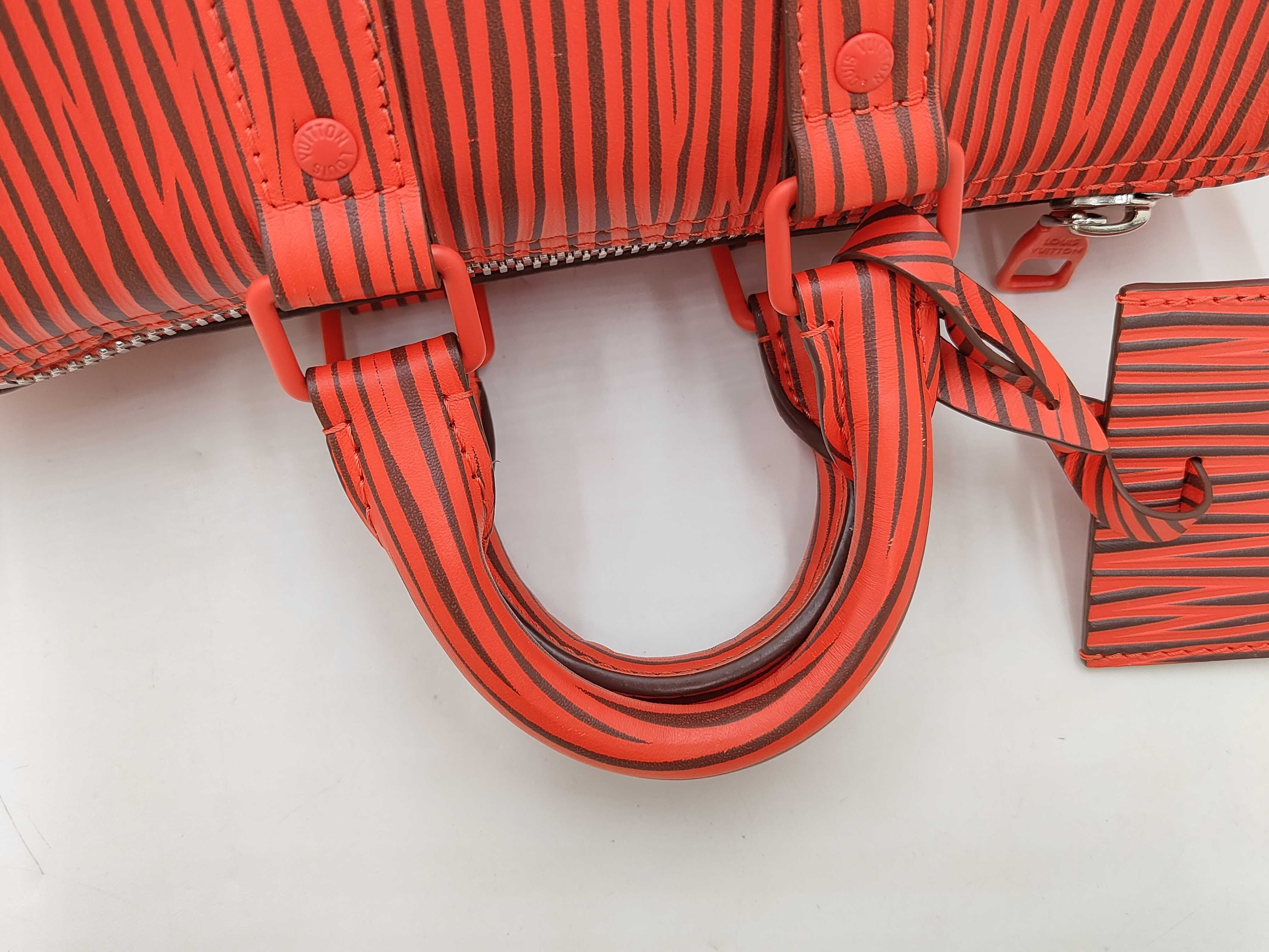 Keepall Bandoulière 25 LV x Park Seo-Bo M11588 Epi RFID Boston Bag — view 3