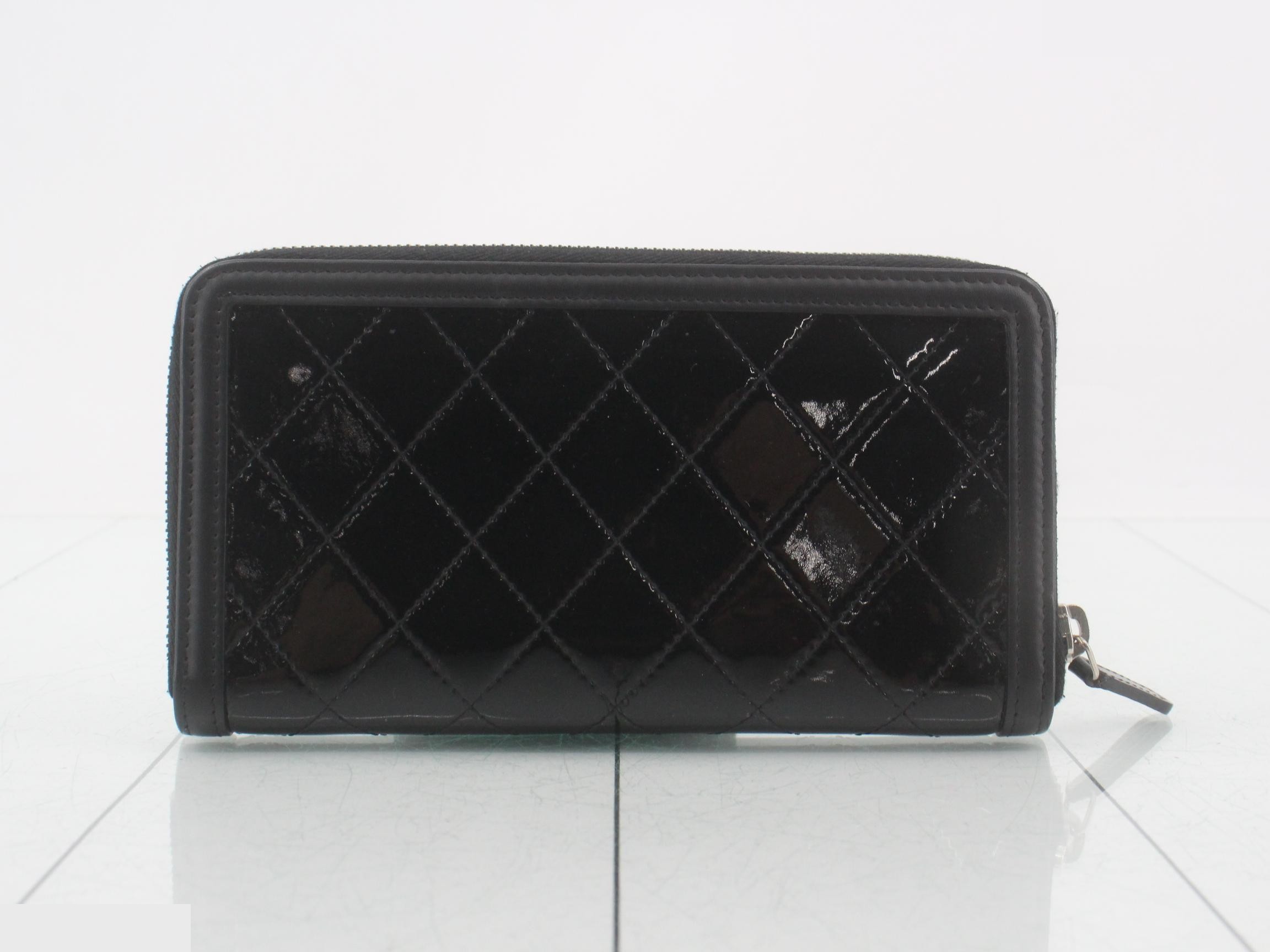 wallet — view 2