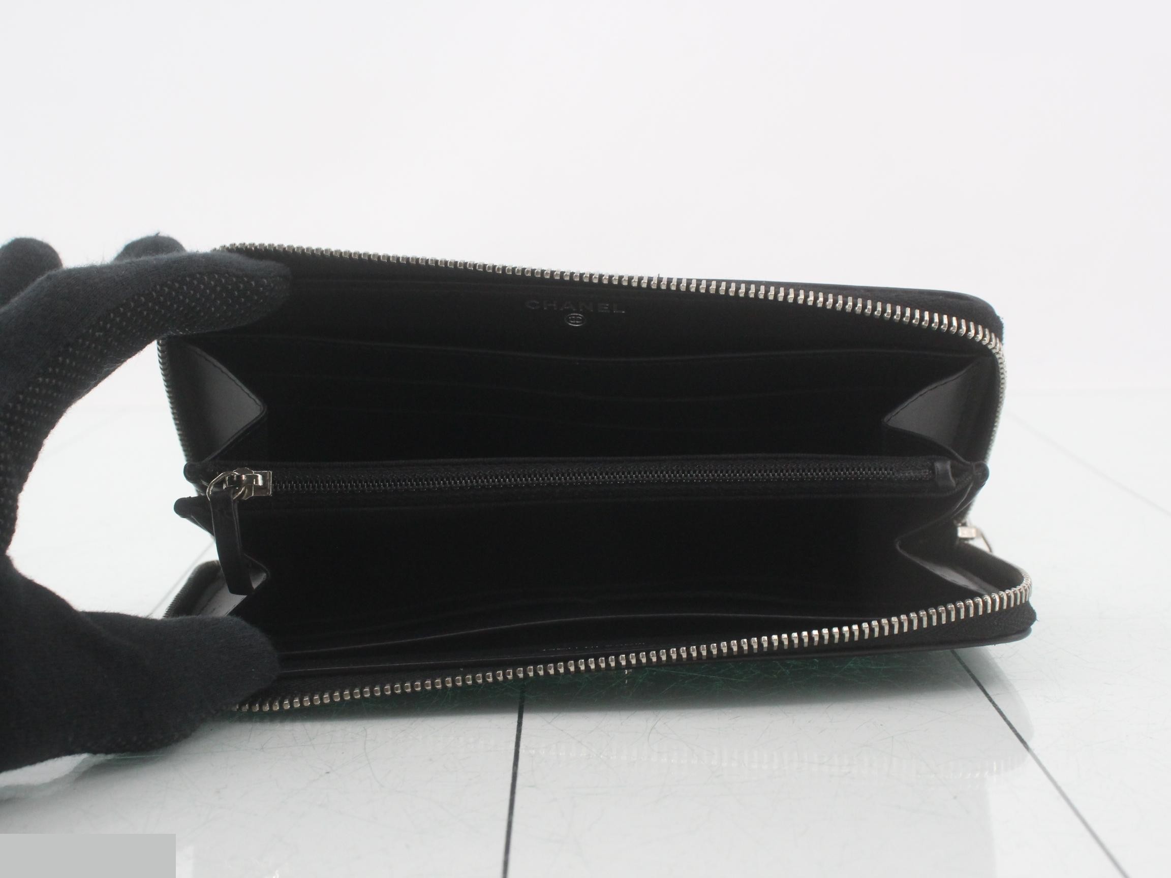 wallet — view 4