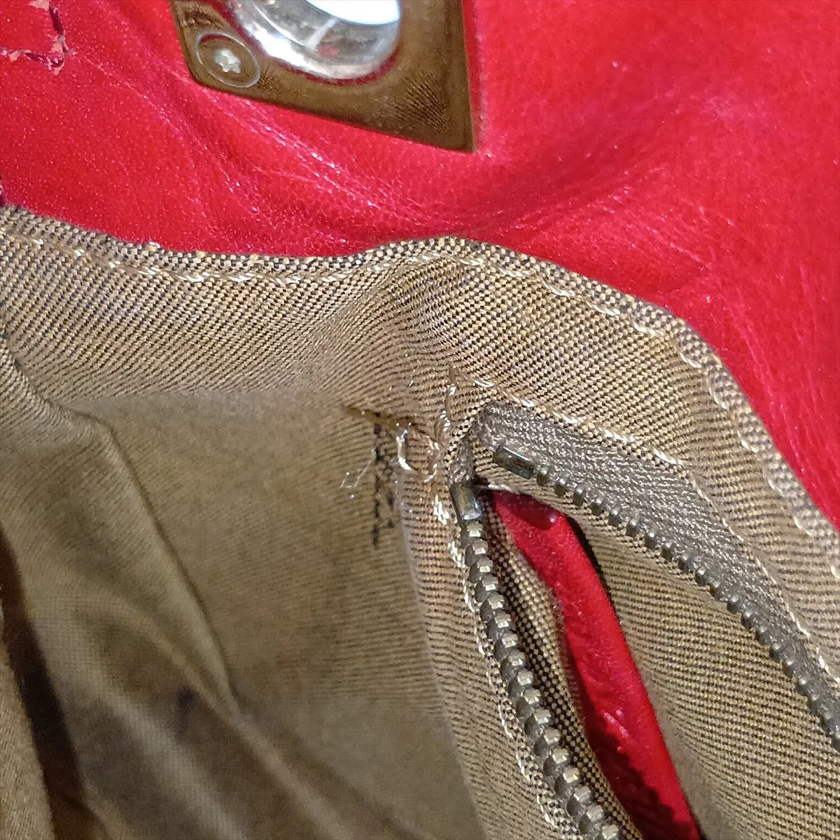 8BT139 Leather Chain Shoulder Bag, Red — view 11