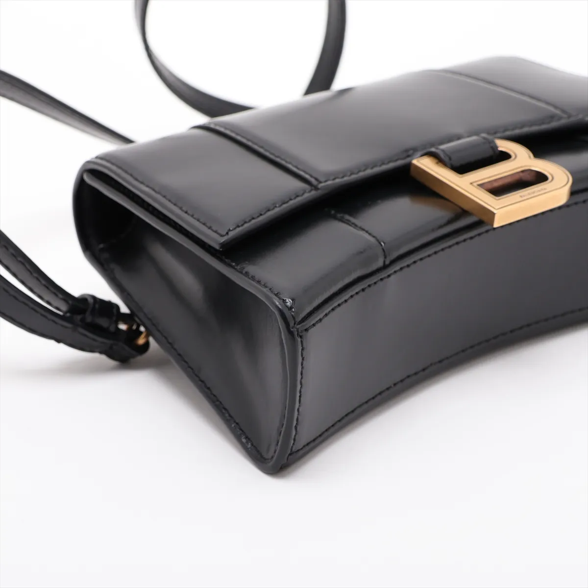 Hourglass Leather Body Bag, Black 610460 — view 4