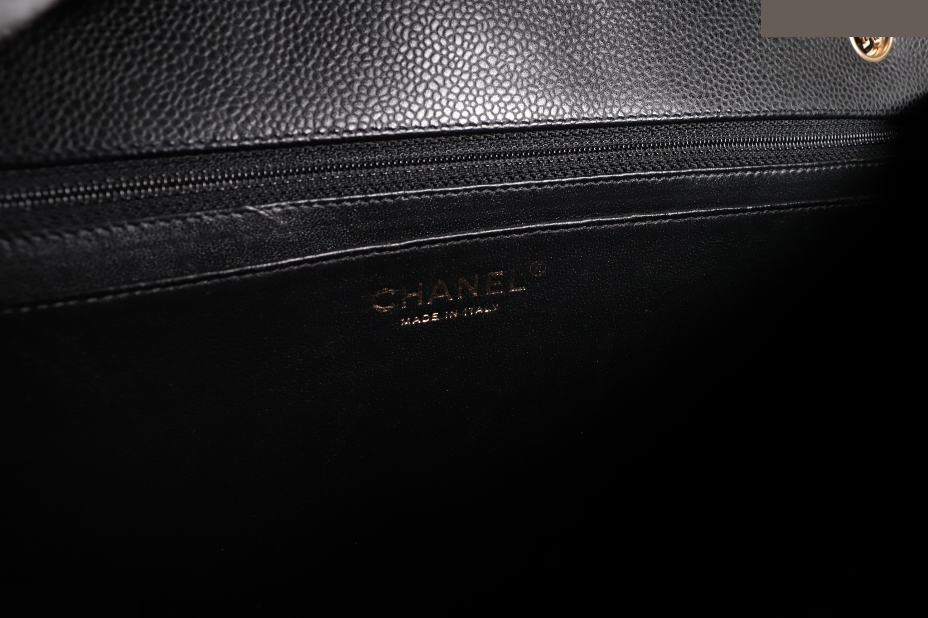 Dekamato Caviar Chain Shoulder Bag, Series 30s — view 9