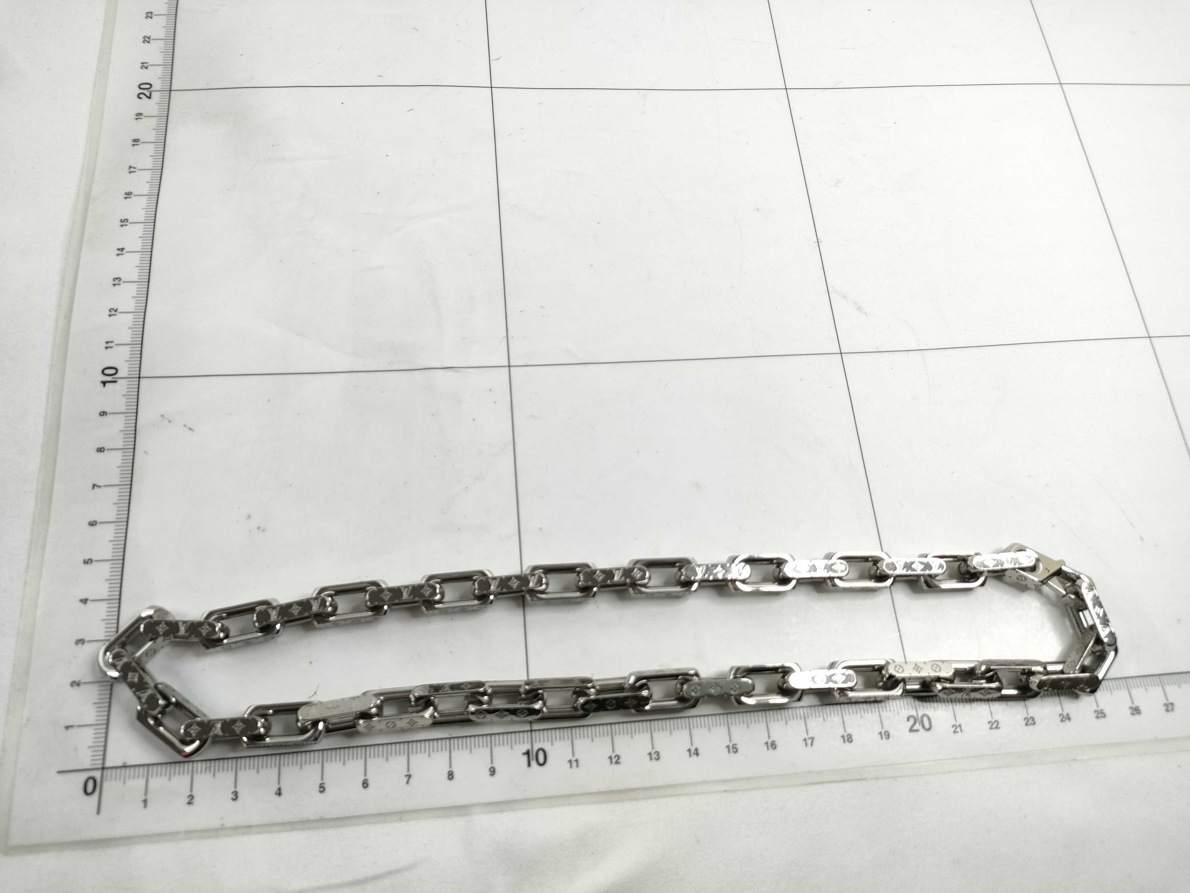 LV Chain Monogram Necklace M00307 Necklace — view 7
