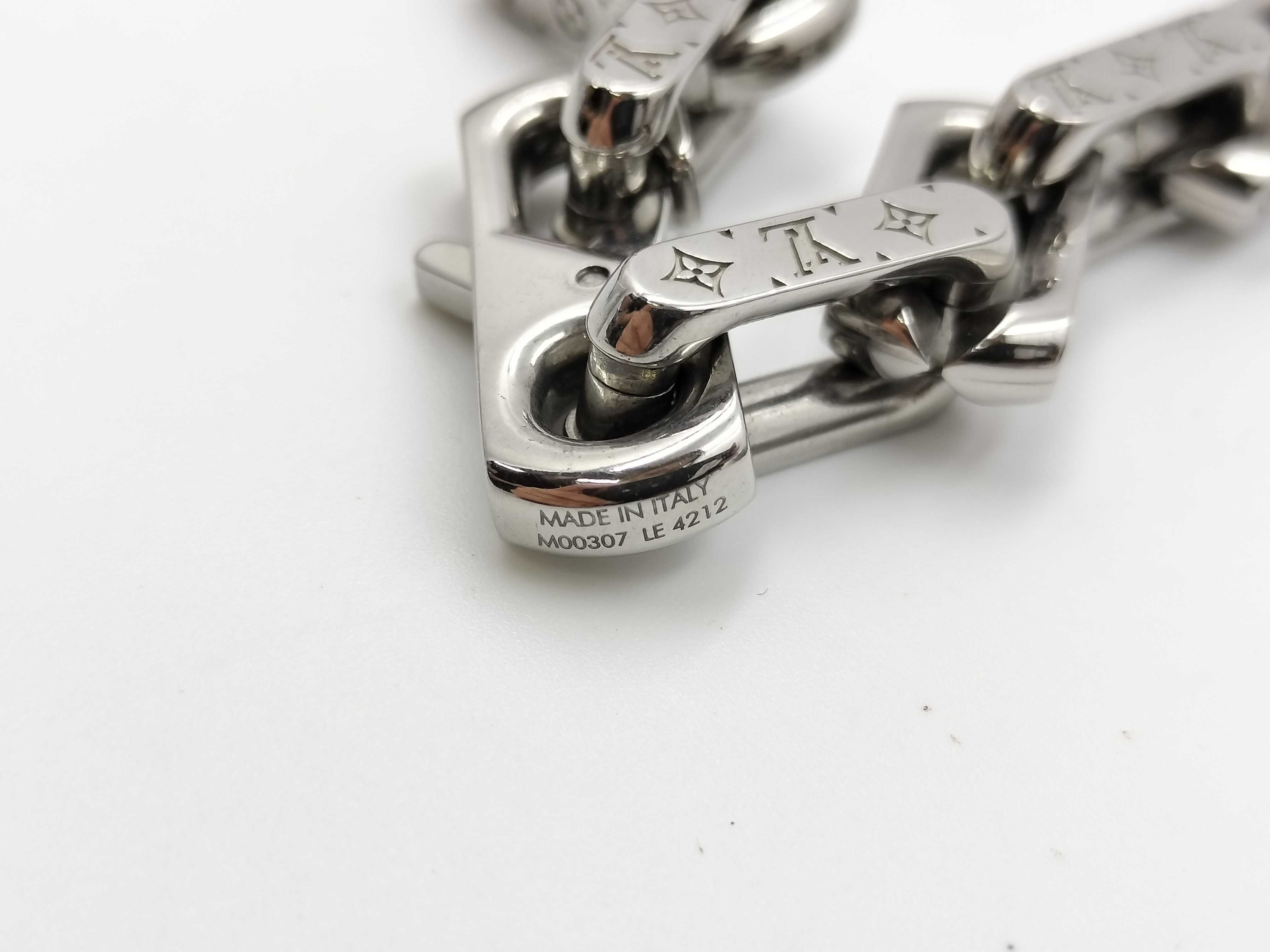 LV Chain Monogram Necklace M00307 Necklace — view 8