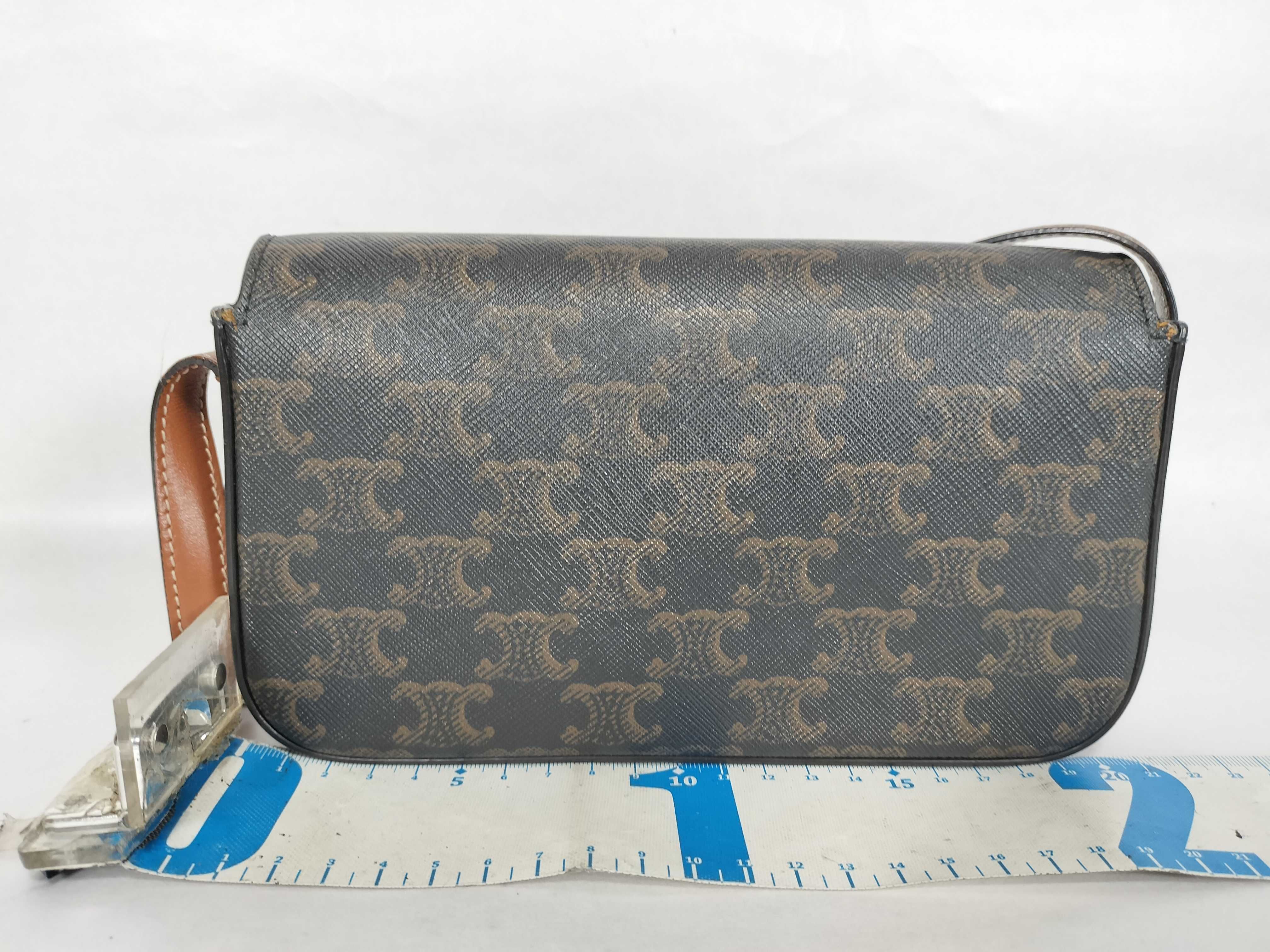 Claude Triomphe Gold Shoulder Bag — view 2