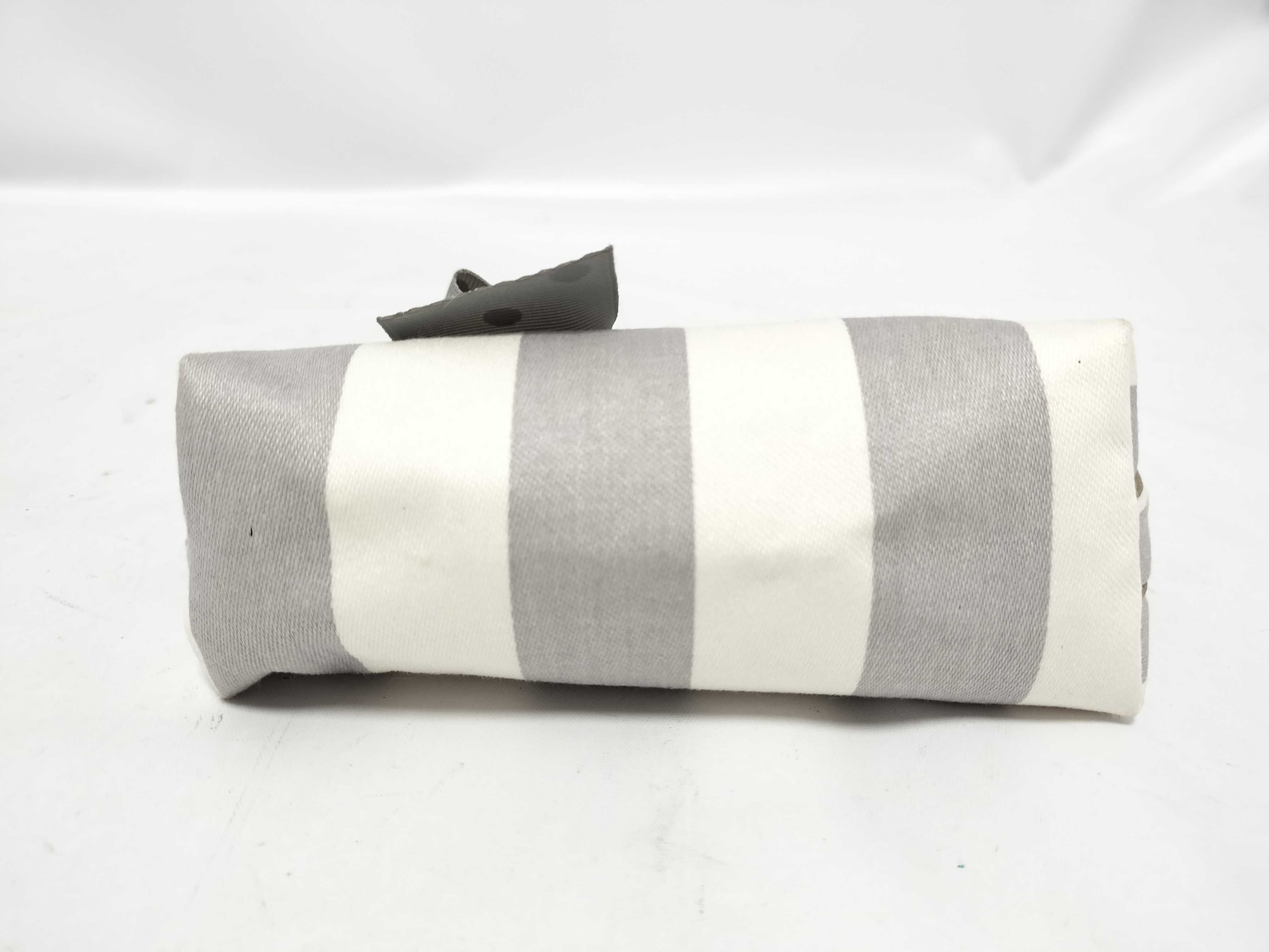 Pouch — view 3