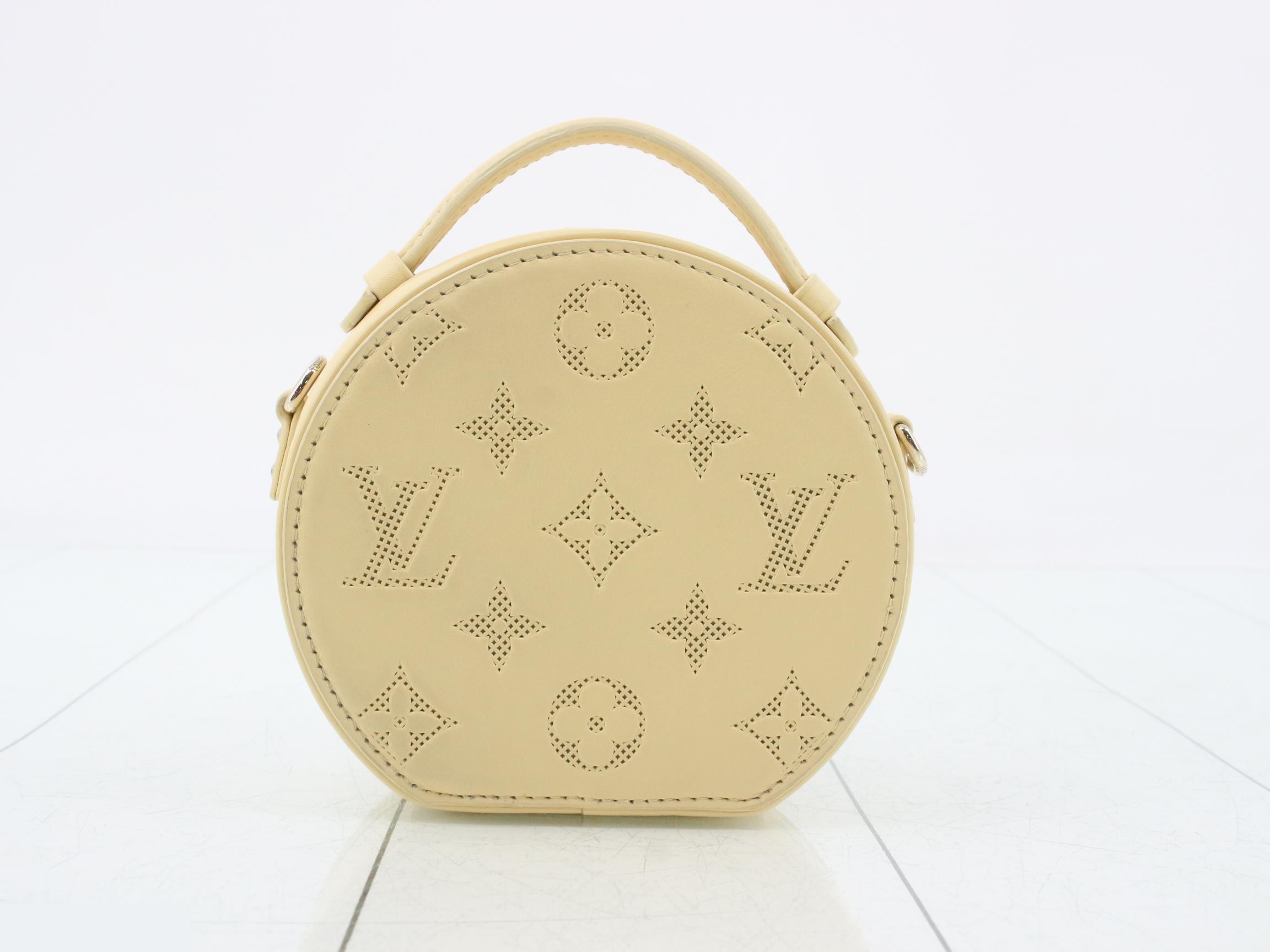 Mini Boîte Chapeau Shoulder Bag — view 2
