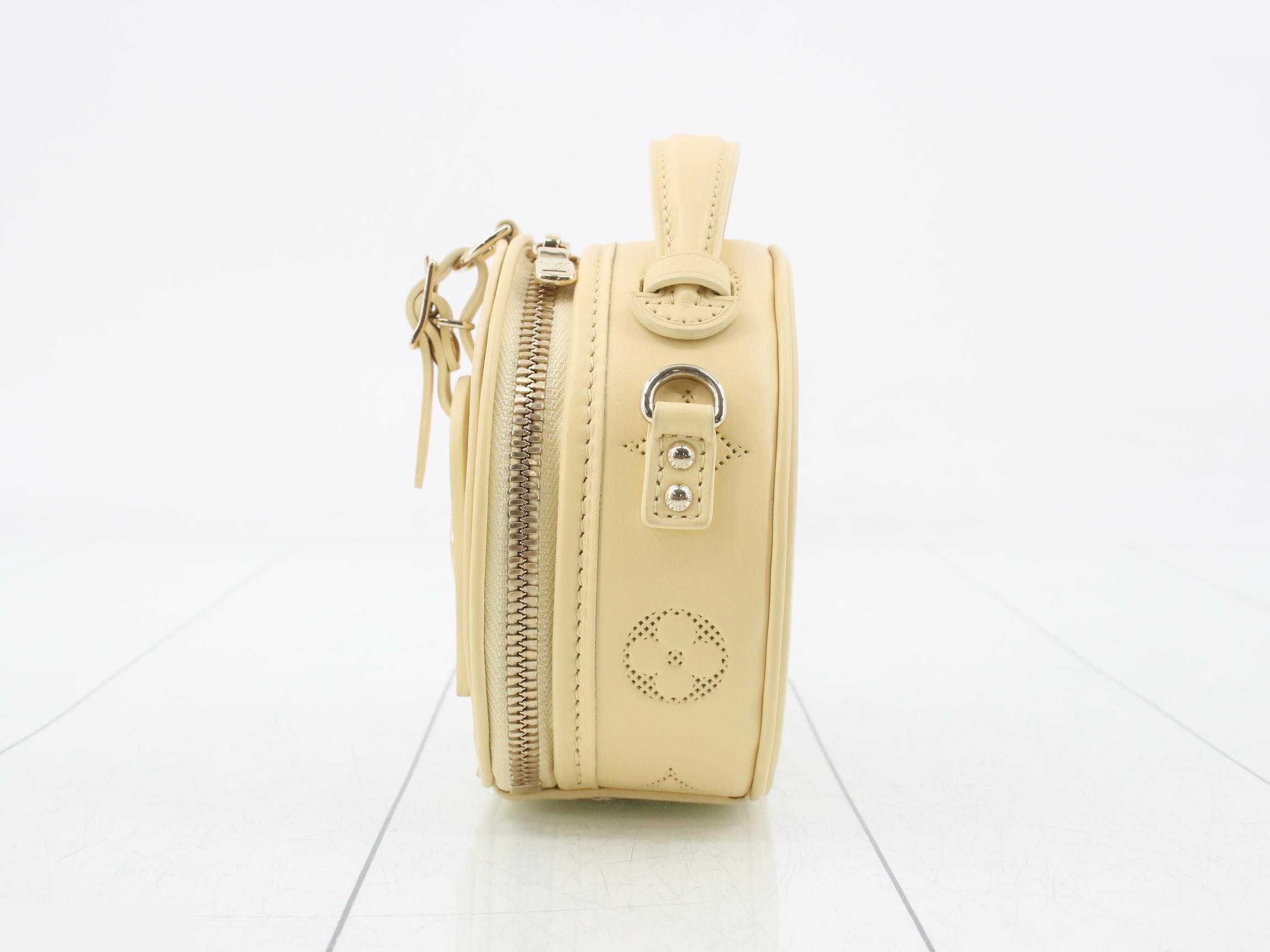 Mini Boîte Chapeau Shoulder Bag — view 3