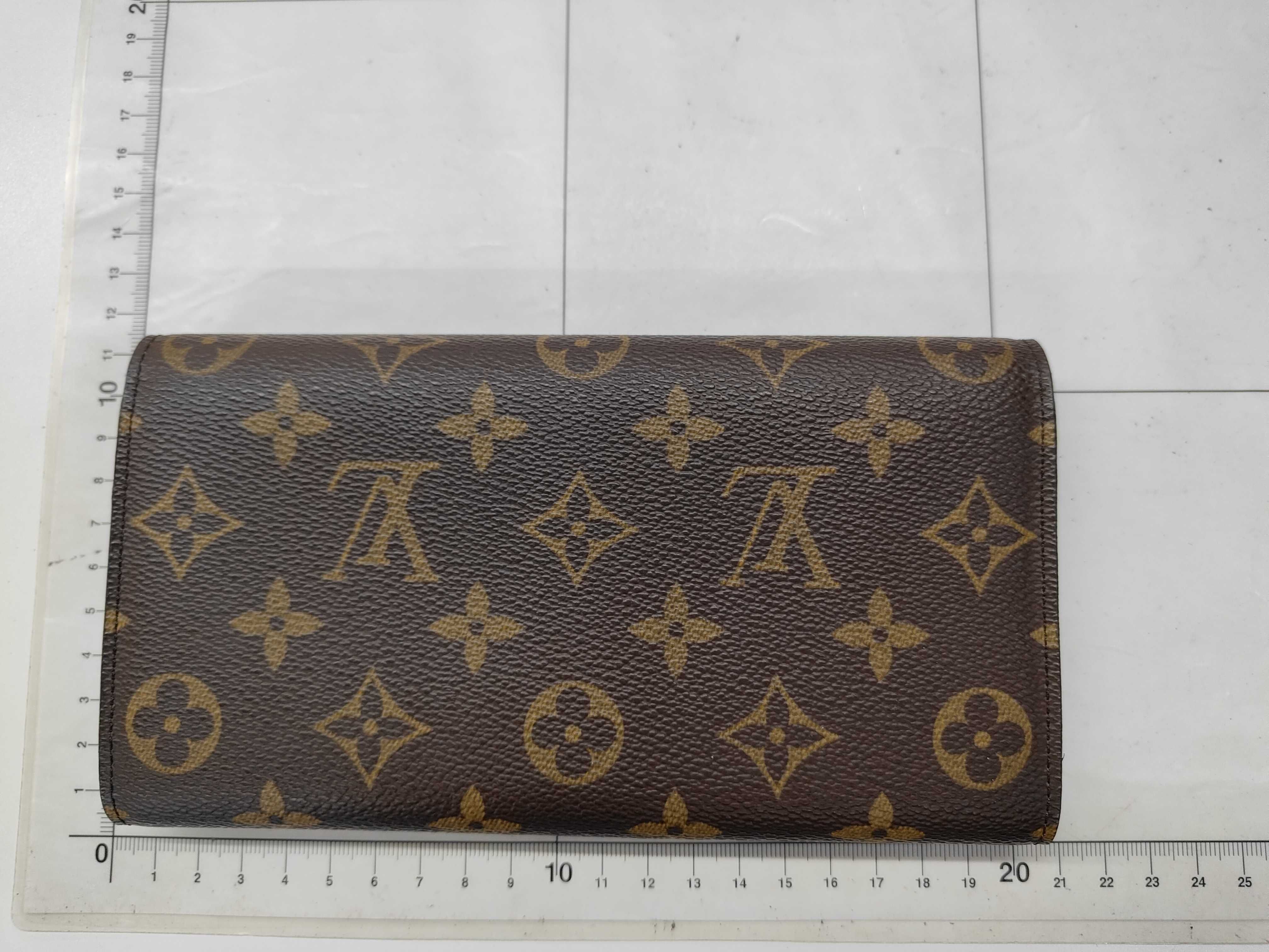Monogram Portefeuille Tresor International Wallet — view 2
