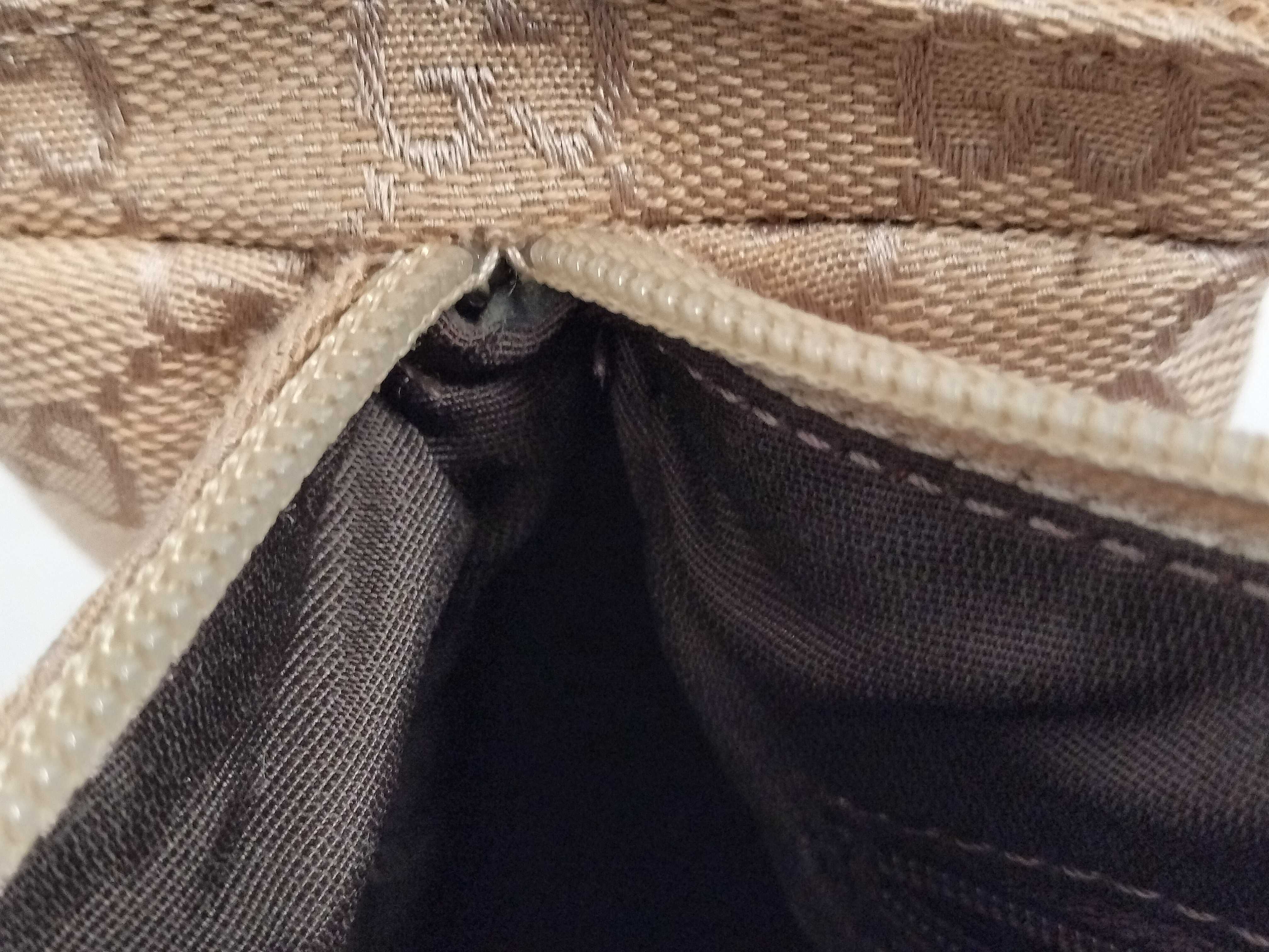 GG Canvas One-Shoulder Bag — view 10