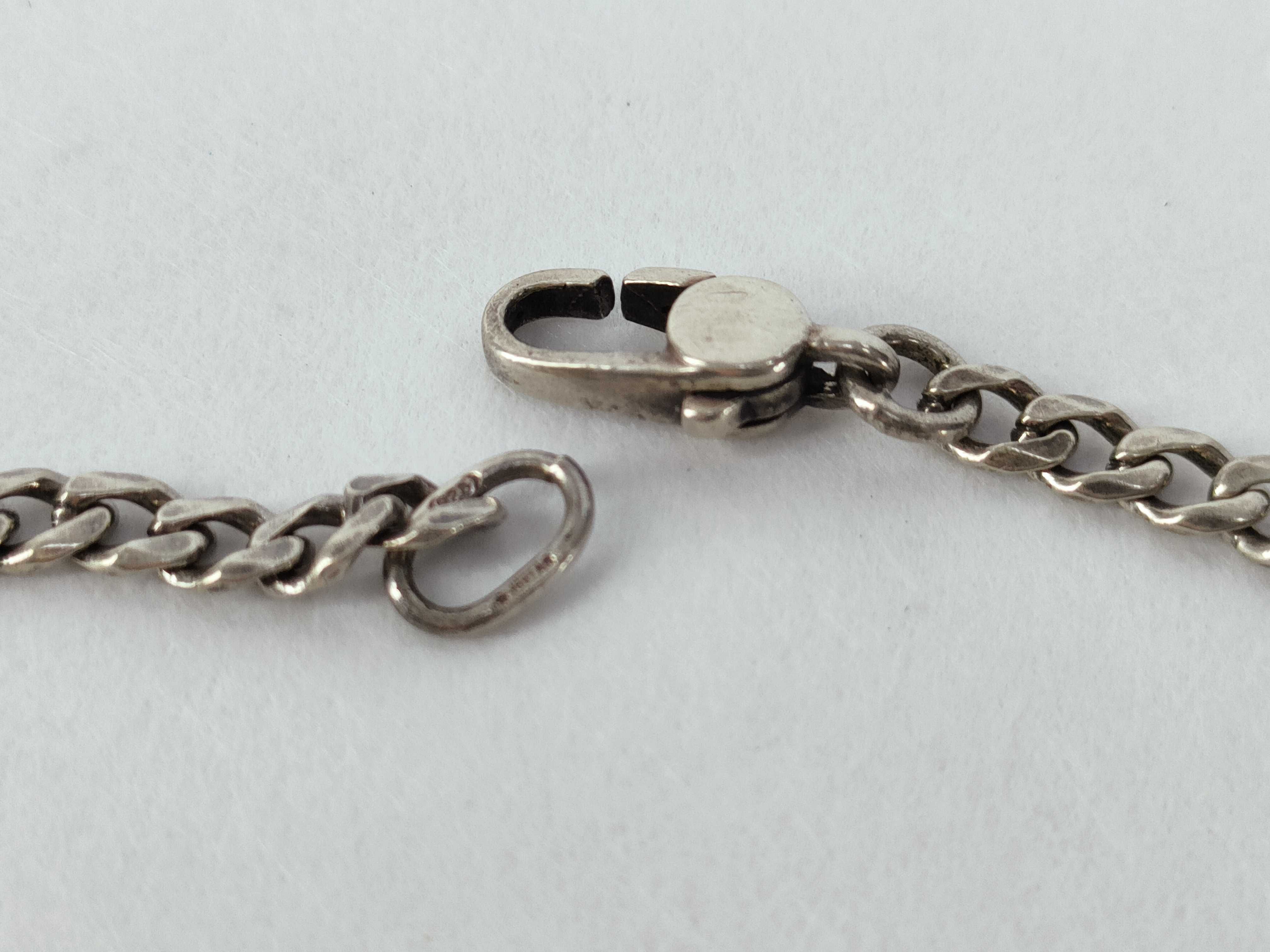 (Gucci) trademark hexagon logo sterling silver 925 necklace. — view 6