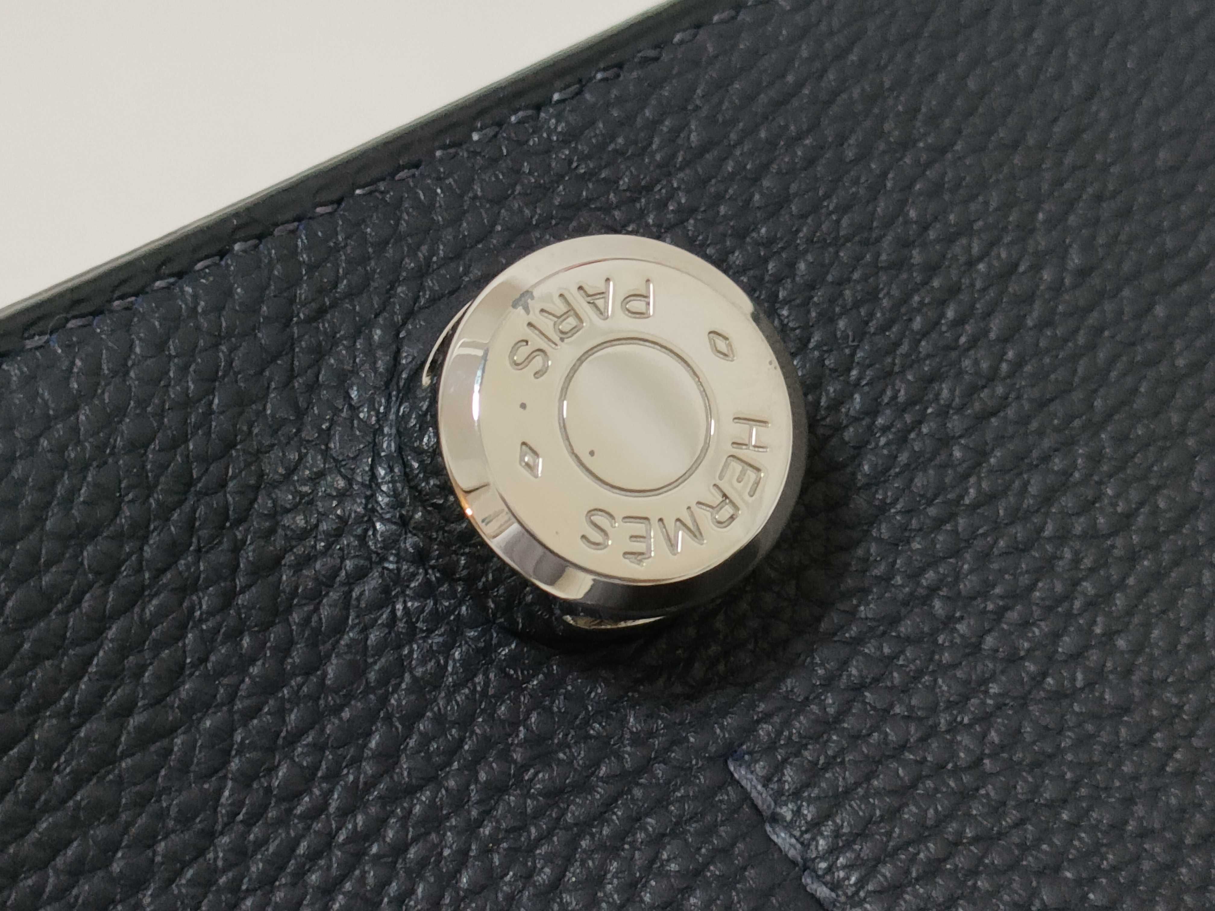 Dogon Duo GM Taurillon Leather Wallet (C stamp) — view 15