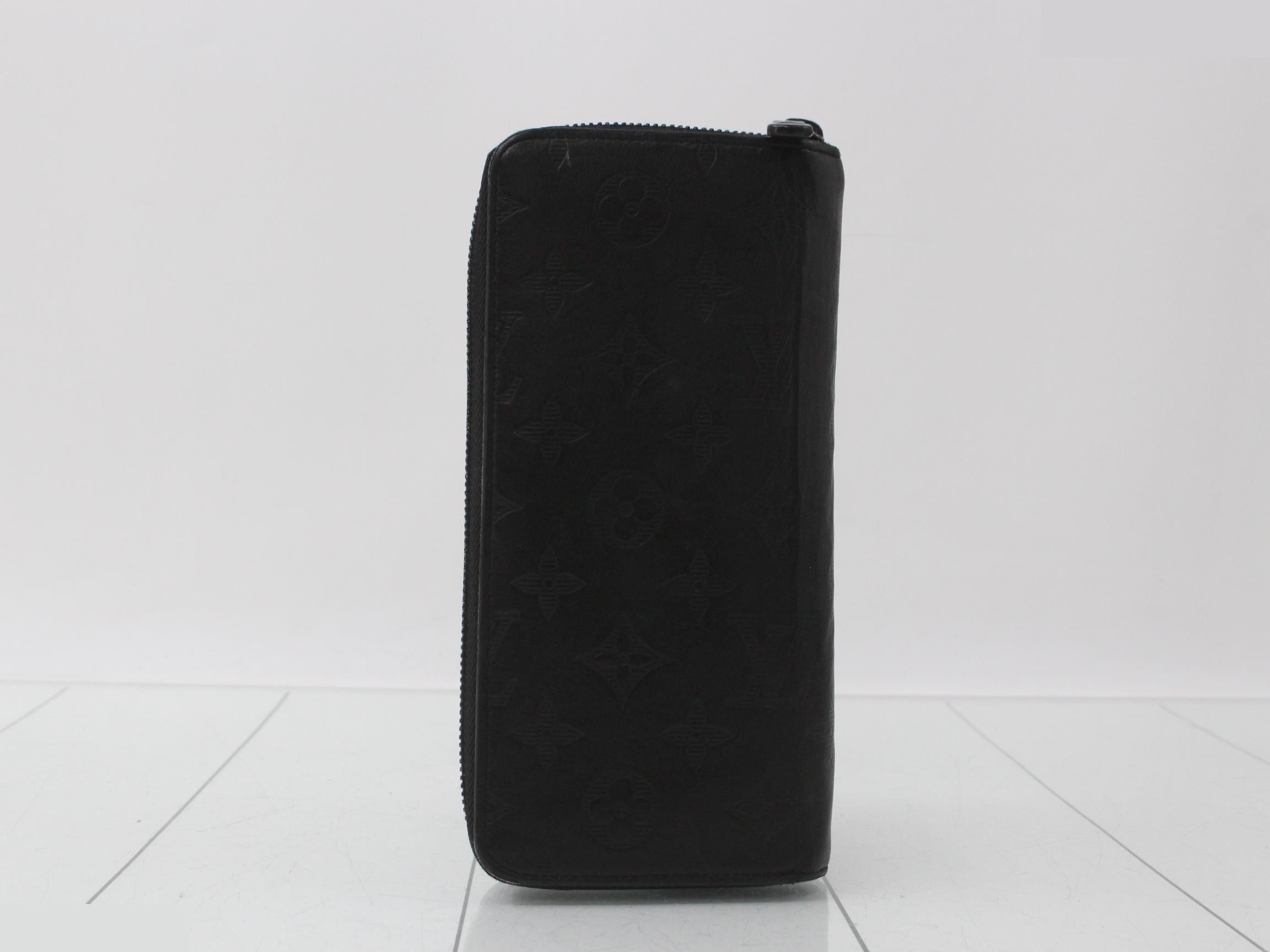 Zippy Wallet Vertical Monogram Shadow — view 2