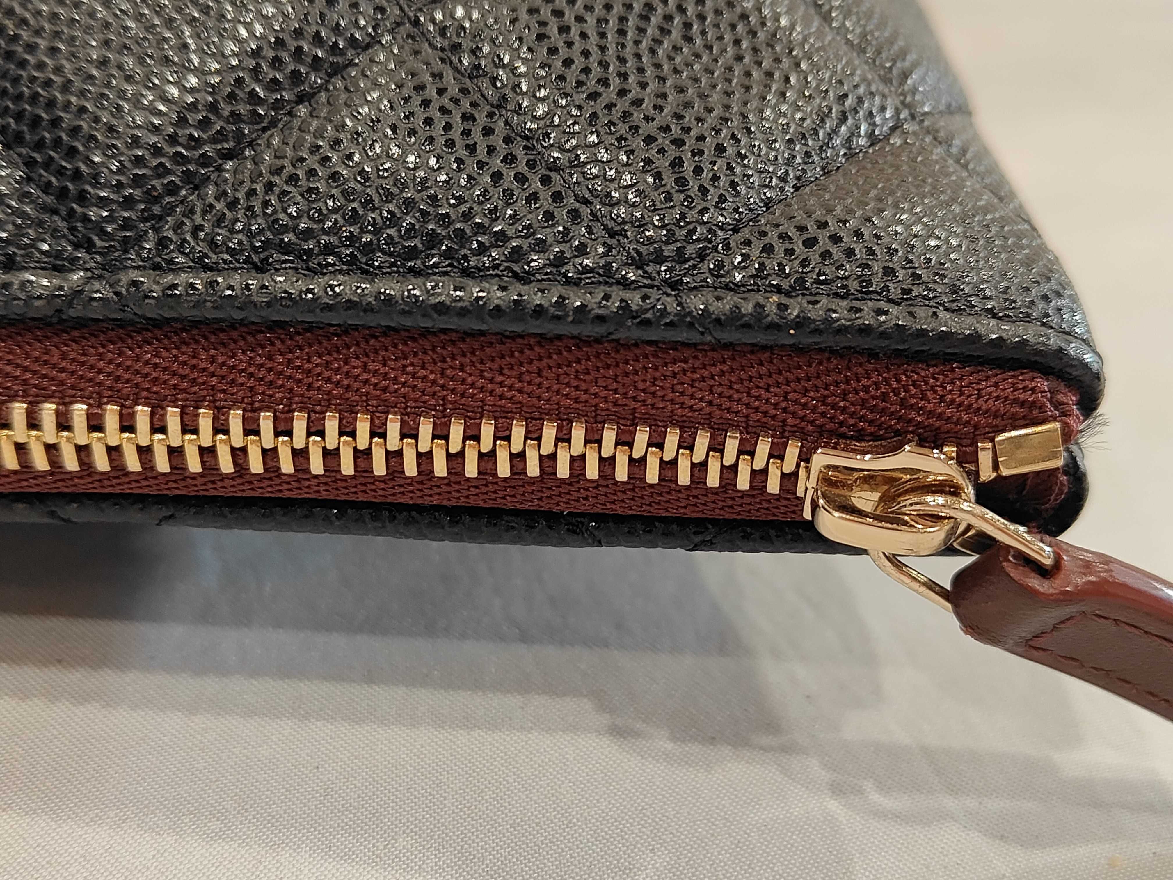 Caviar Skin Mat Pouch — view 6