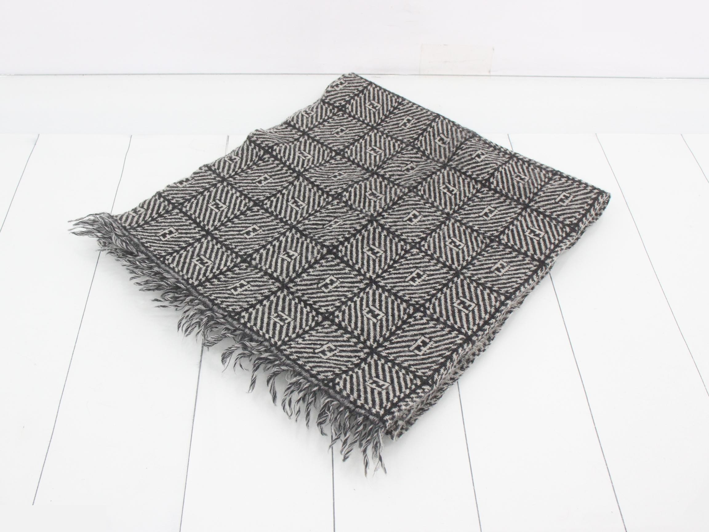 ZUCCA scarf with tag — view 2