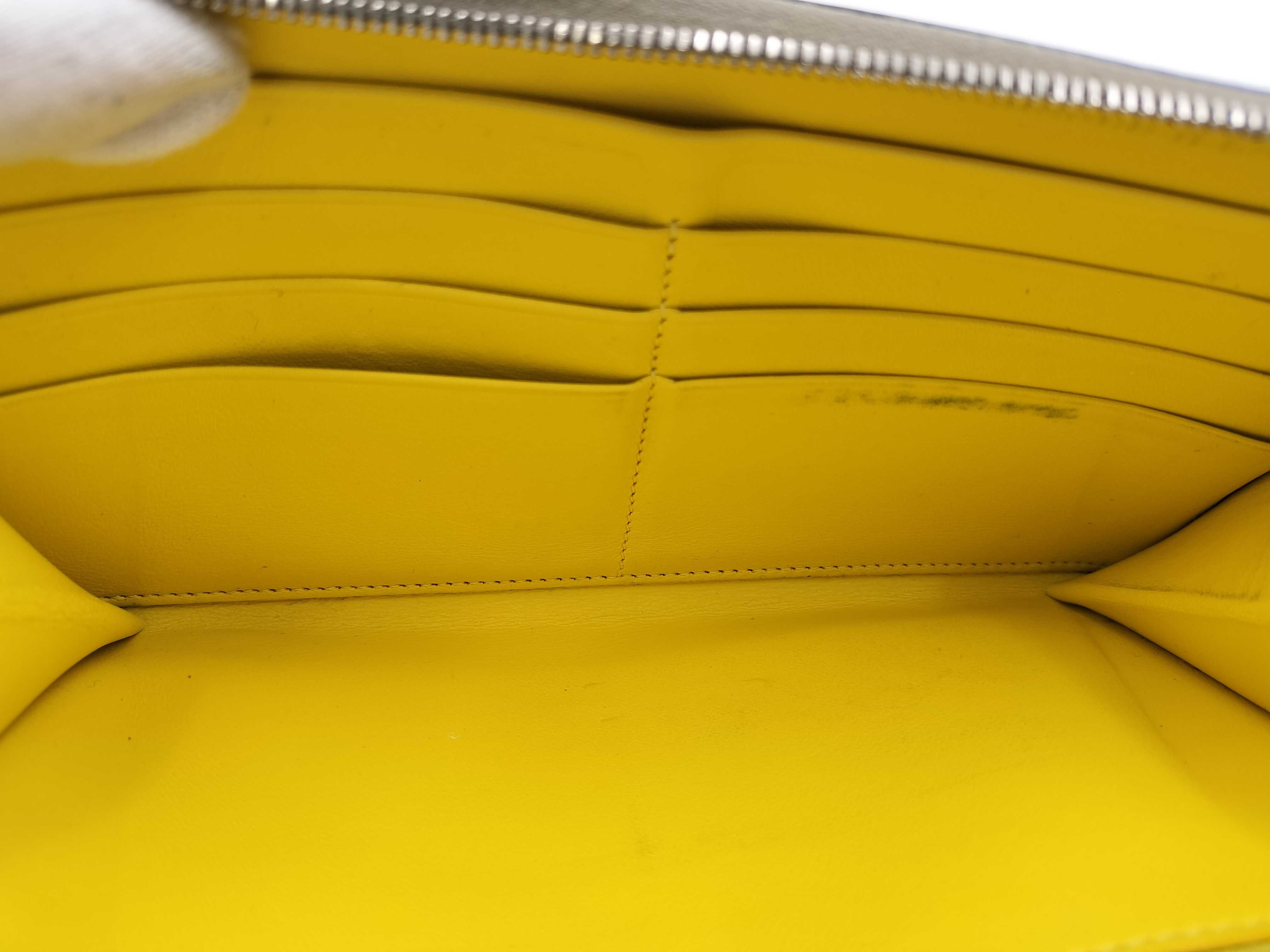 Round Zip Long Wallet, Box & Dust Bag Included — view 14