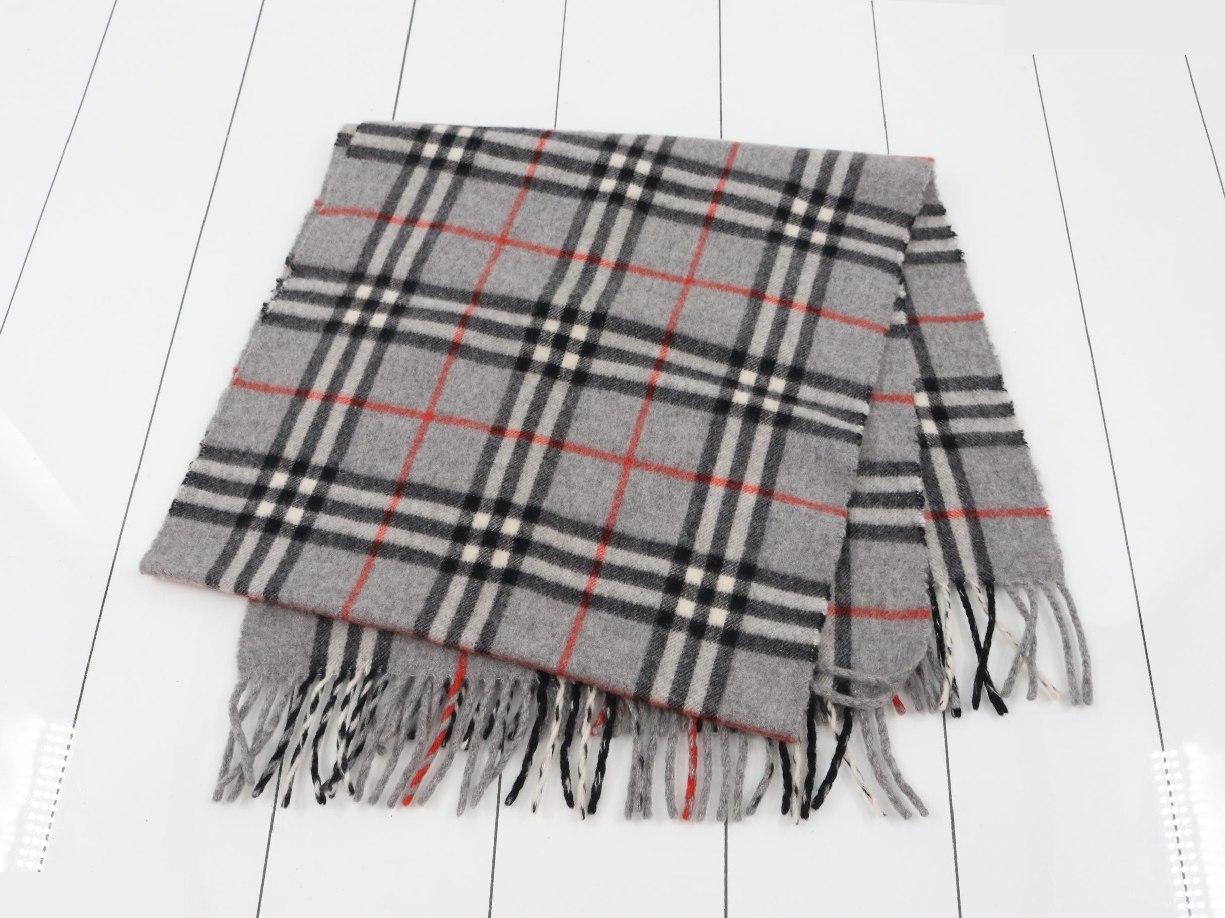 Other lines: Small items, accessories, and scarves — view 3