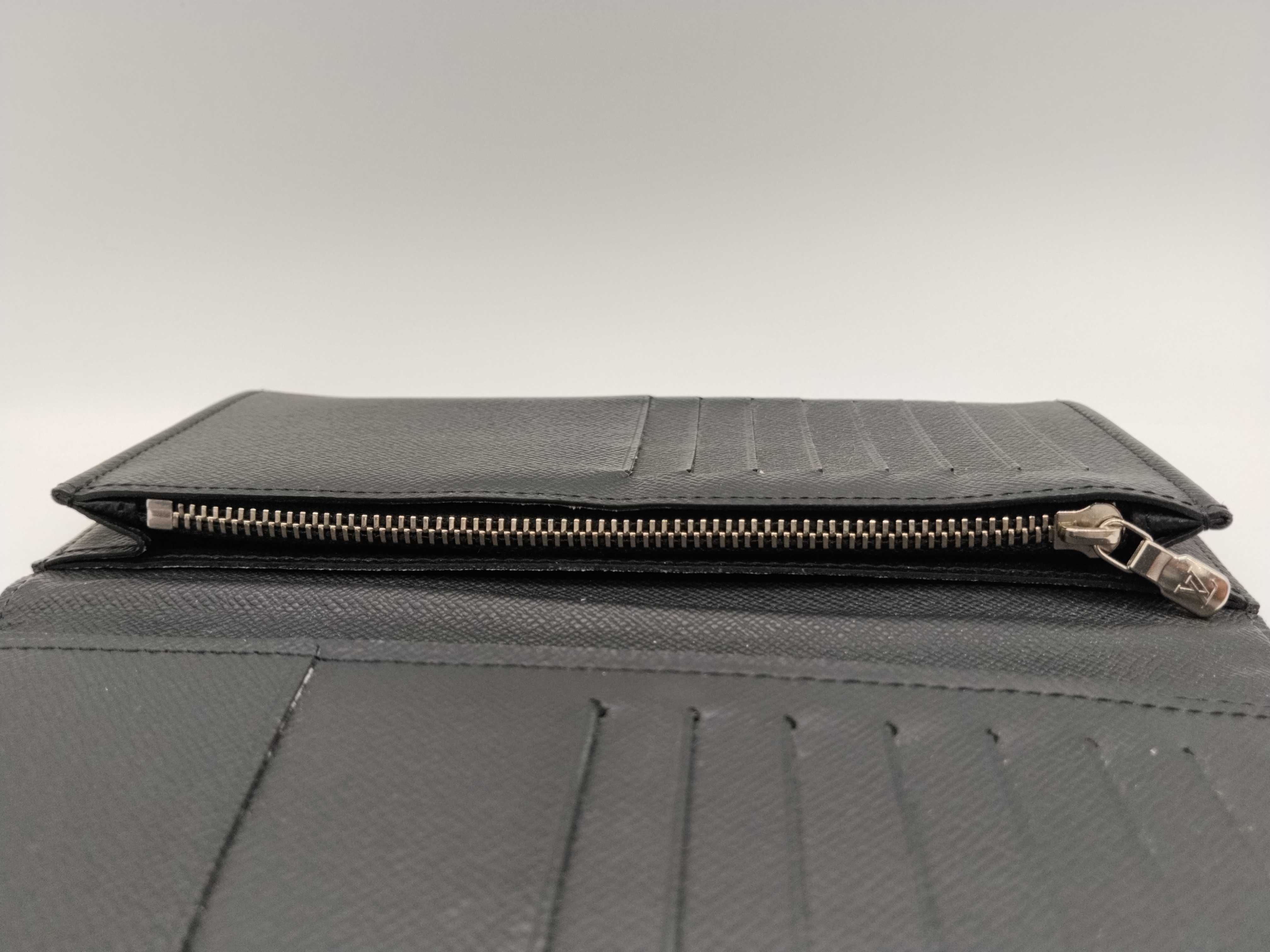 Damier Graphite Brazza Wallet — view 9